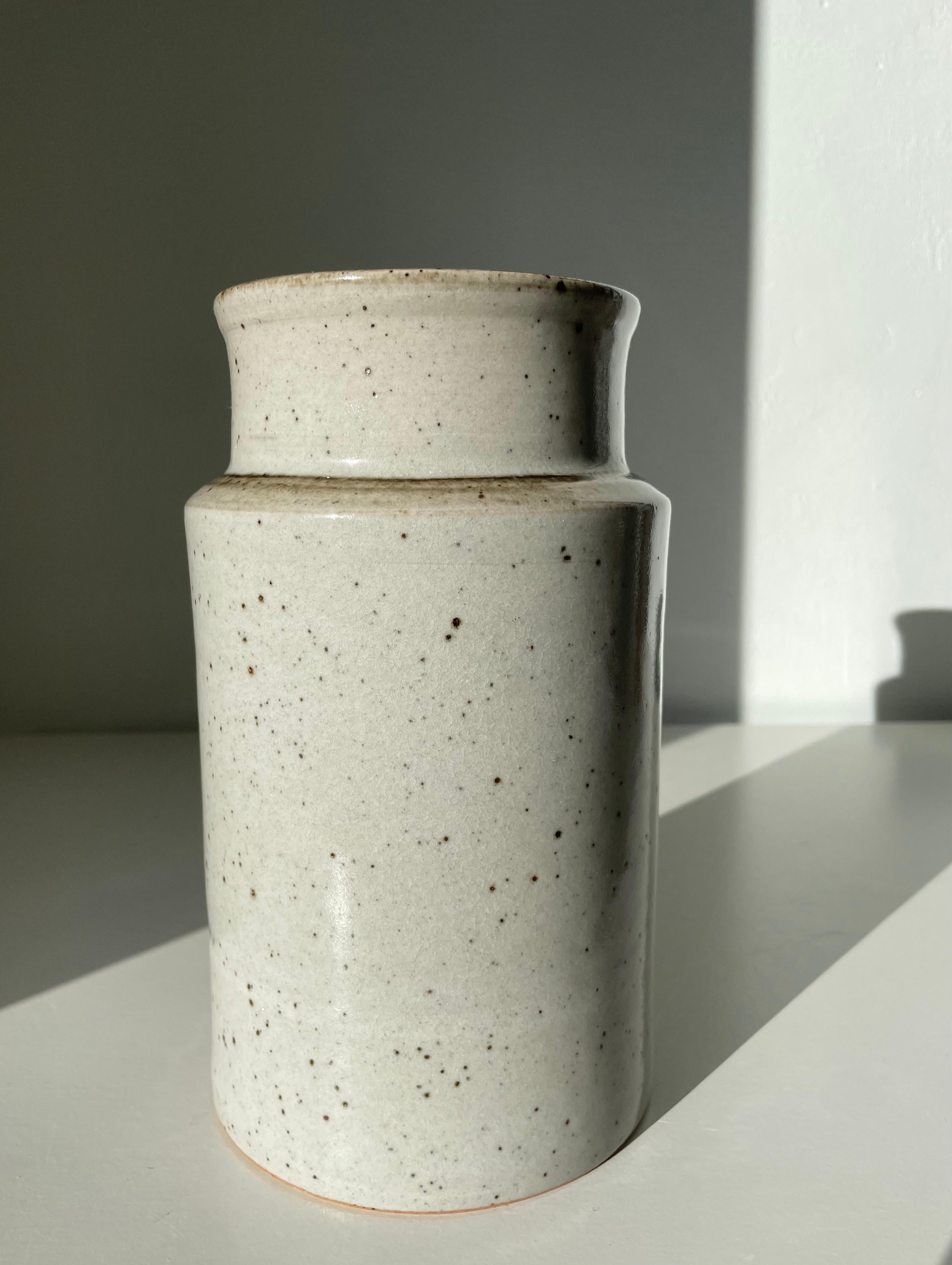 Jespersen Danish Modern Large Gray Hand-thrown Ceramic Cylinder Vase, 1960s In Good Condition For Sale In Copenhagen, DK