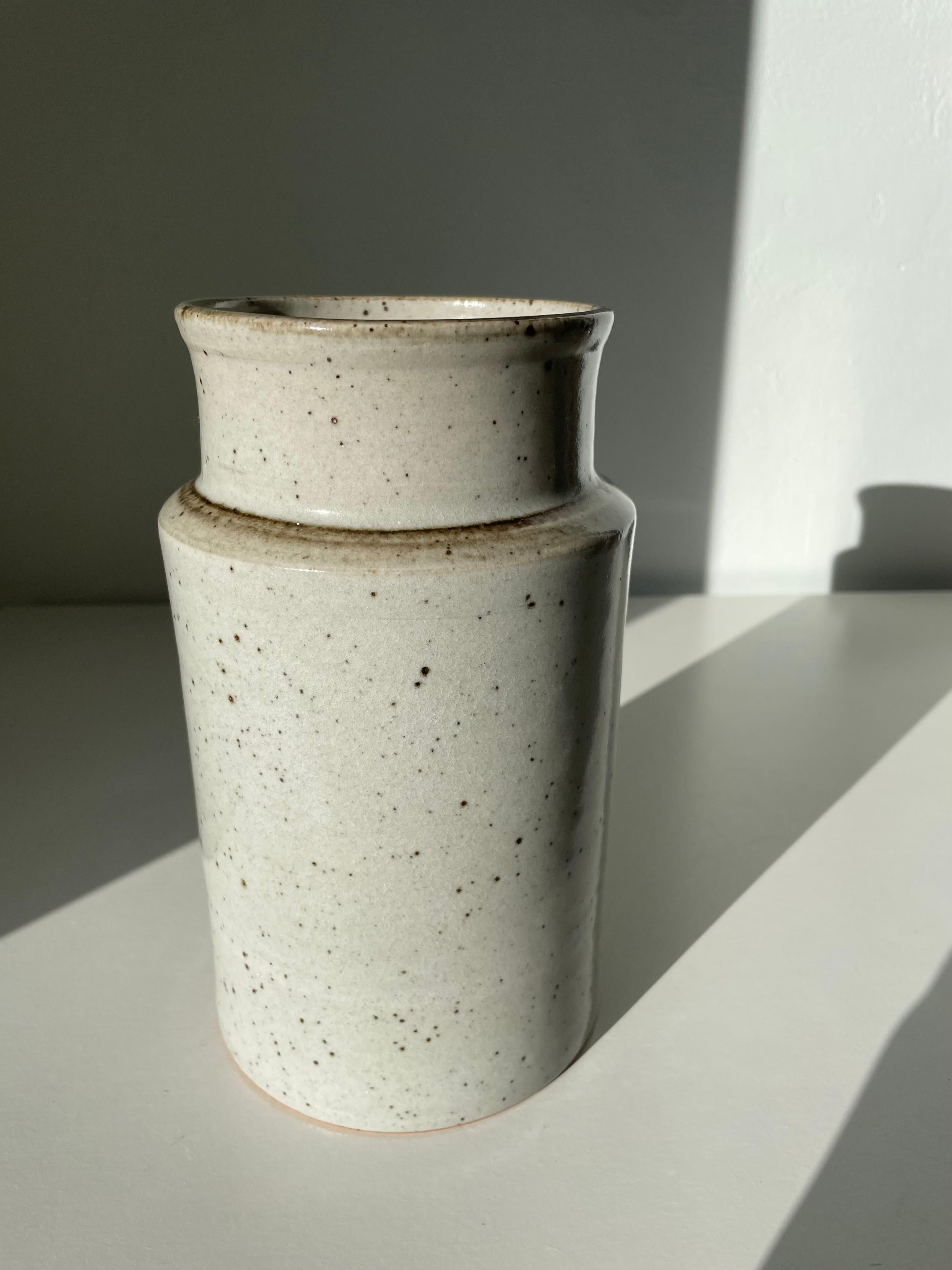 Jespersen Danish Modern Large Gray Hand-thrown Ceramic Cylinder Vase, 1960s For Sale 1