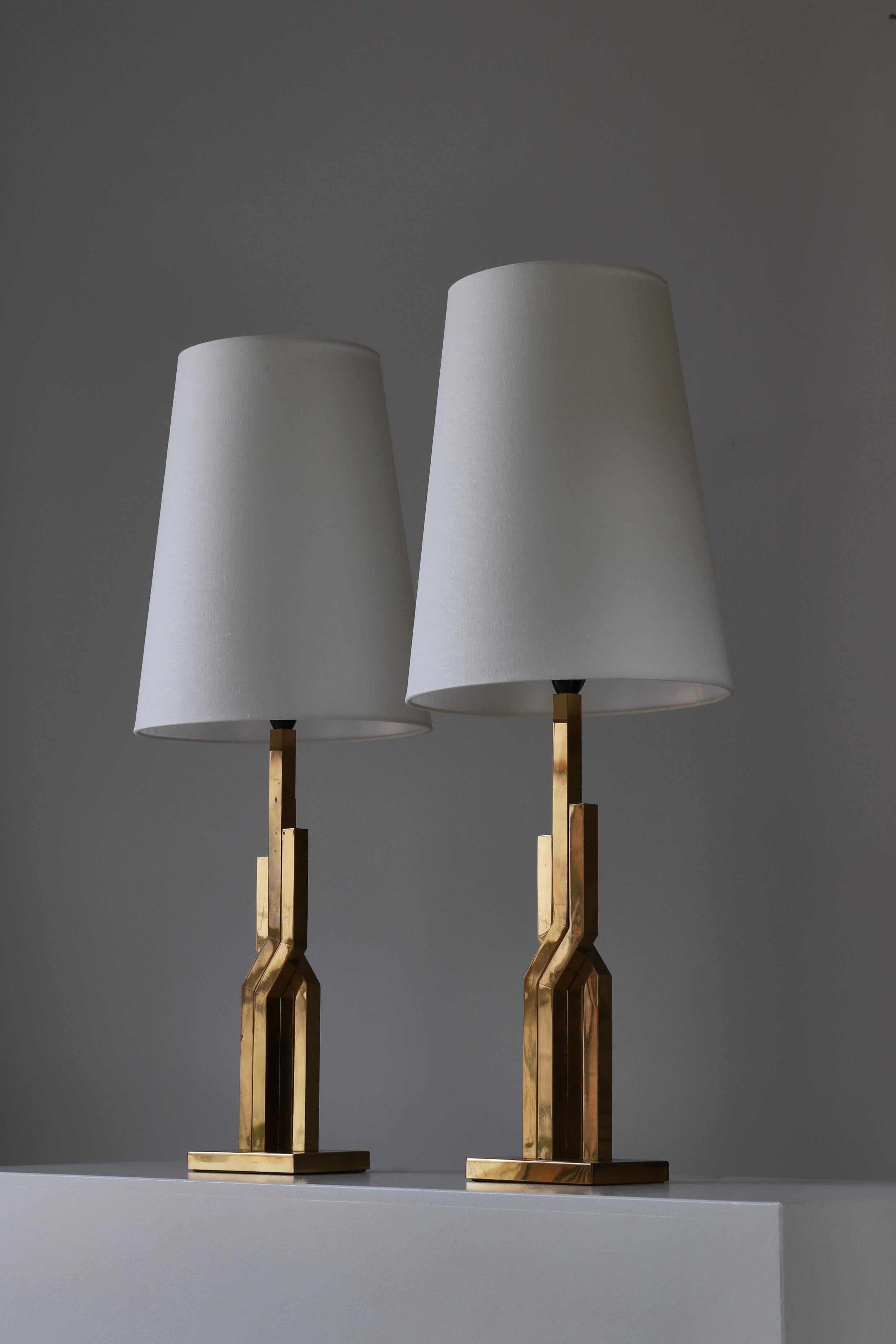 Laiton Grandes lampes de table danoises Modernes en laiton par Svend Aage Holm Sørensen, années 1960 en vente