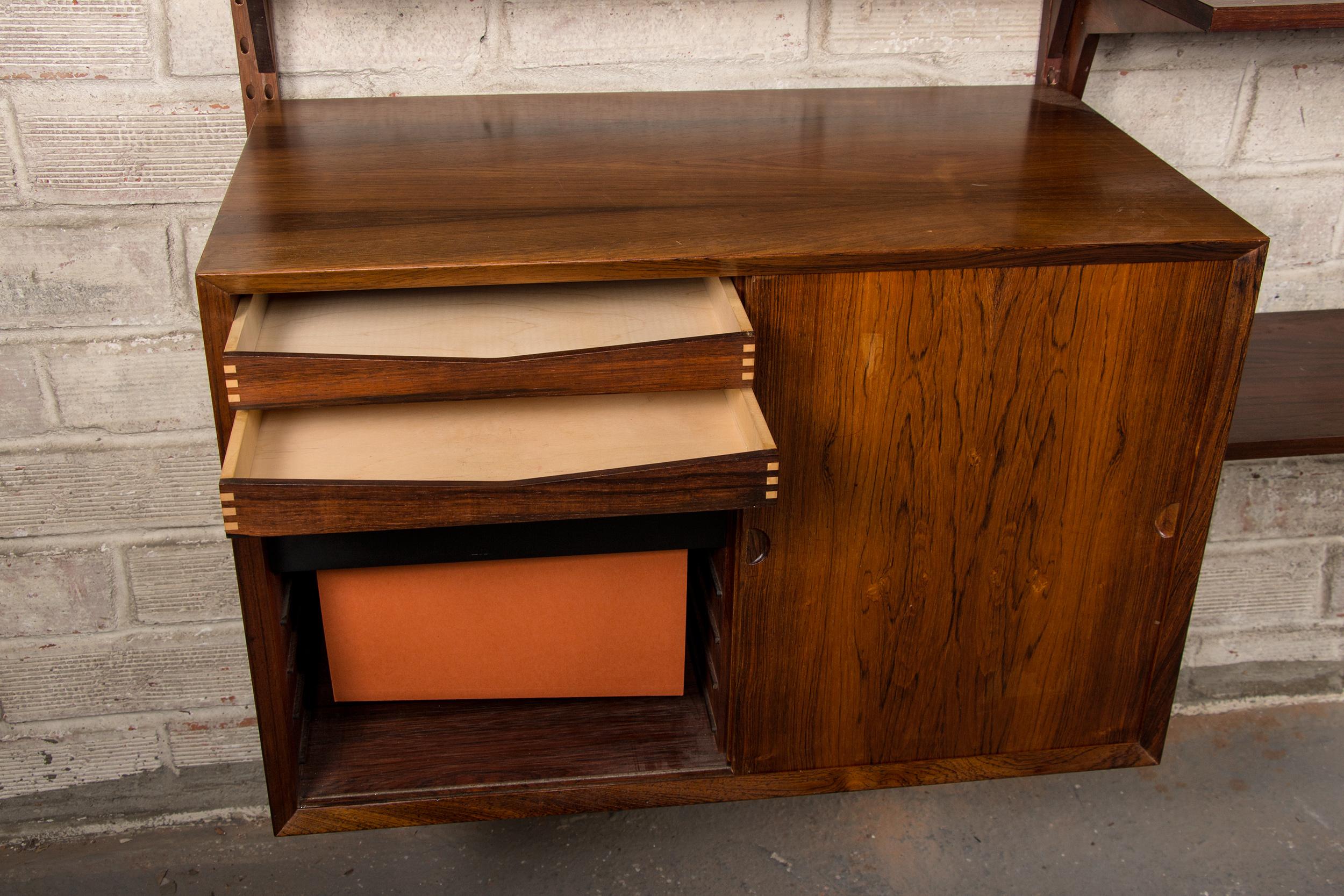 Large Danish modular shelf in Rosewood by Poul Cadovius 1960. 5