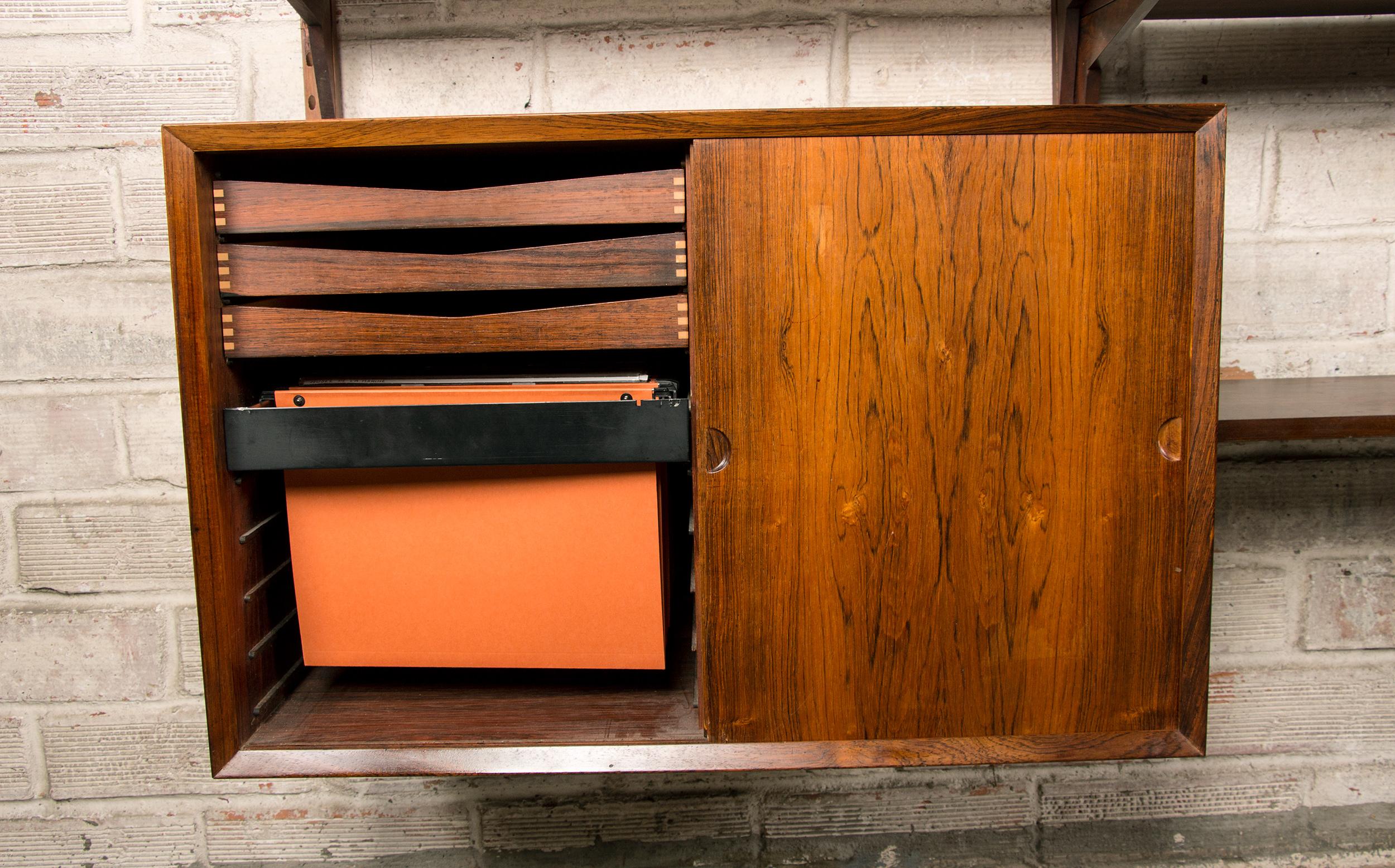Large Danish modular shelf in Rosewood by Poul Cadovius 1960. 8