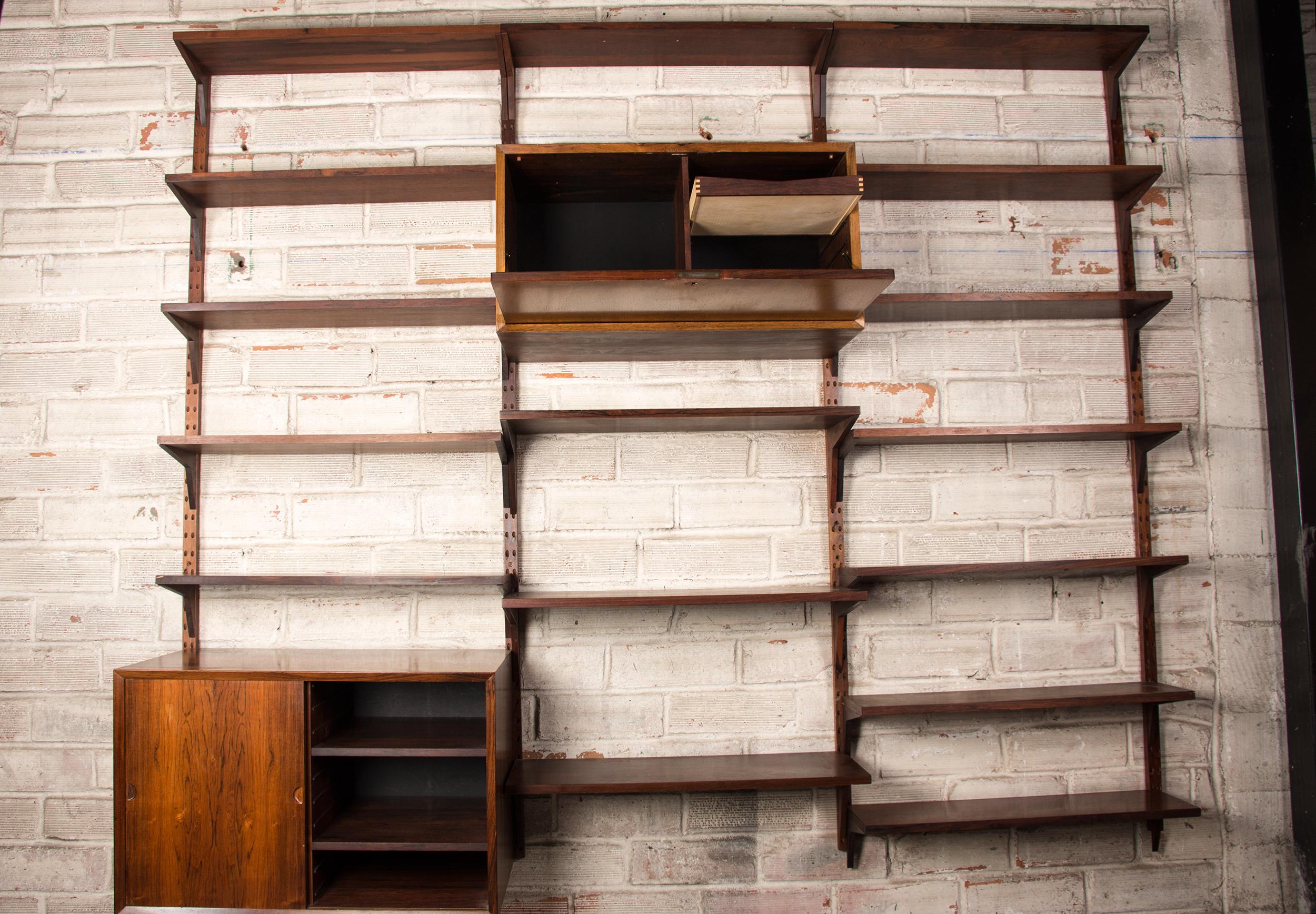 Large Danish modular shelf in Rosewood by Poul Cadovius 1960. 13