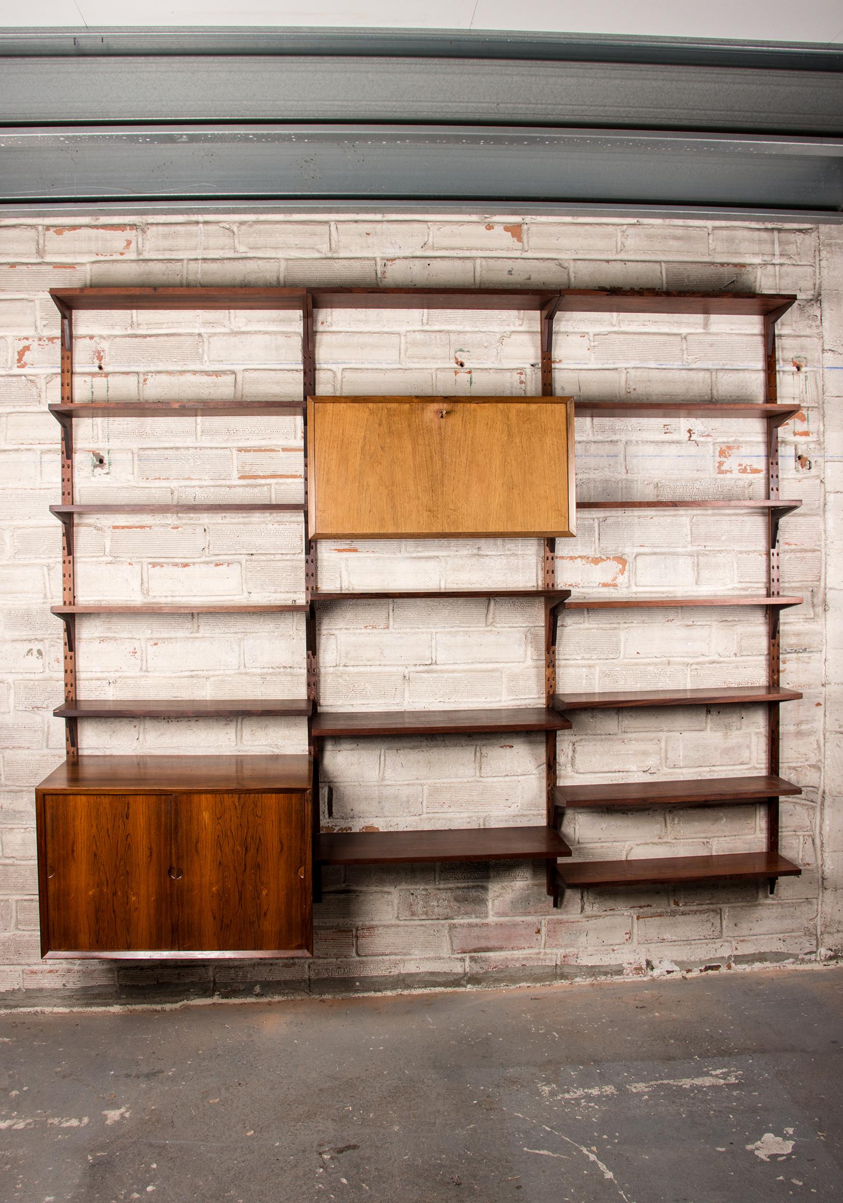 Large Danish modular shelf in Rosewood by Poul Cadovius 1960. 1
