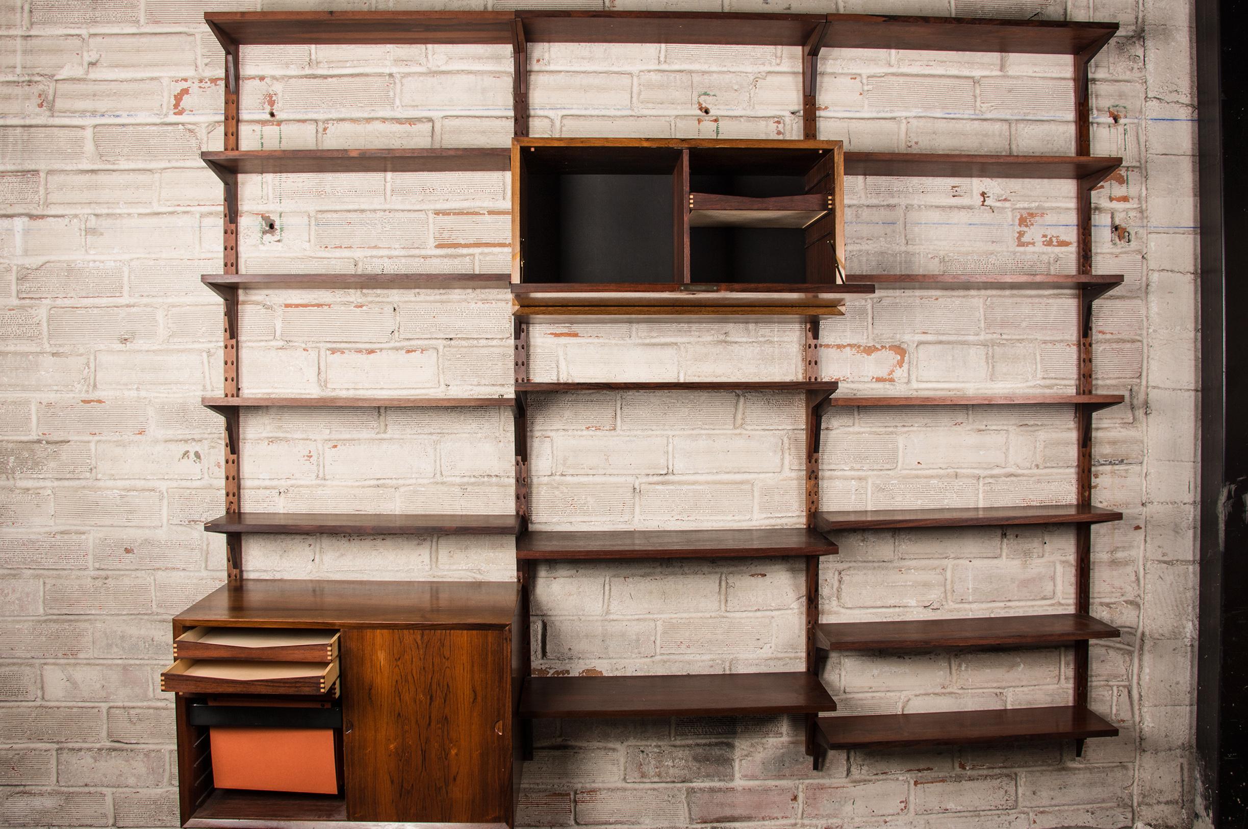 Large Danish modular shelf in Rosewood by Poul Cadovius 1960. 4