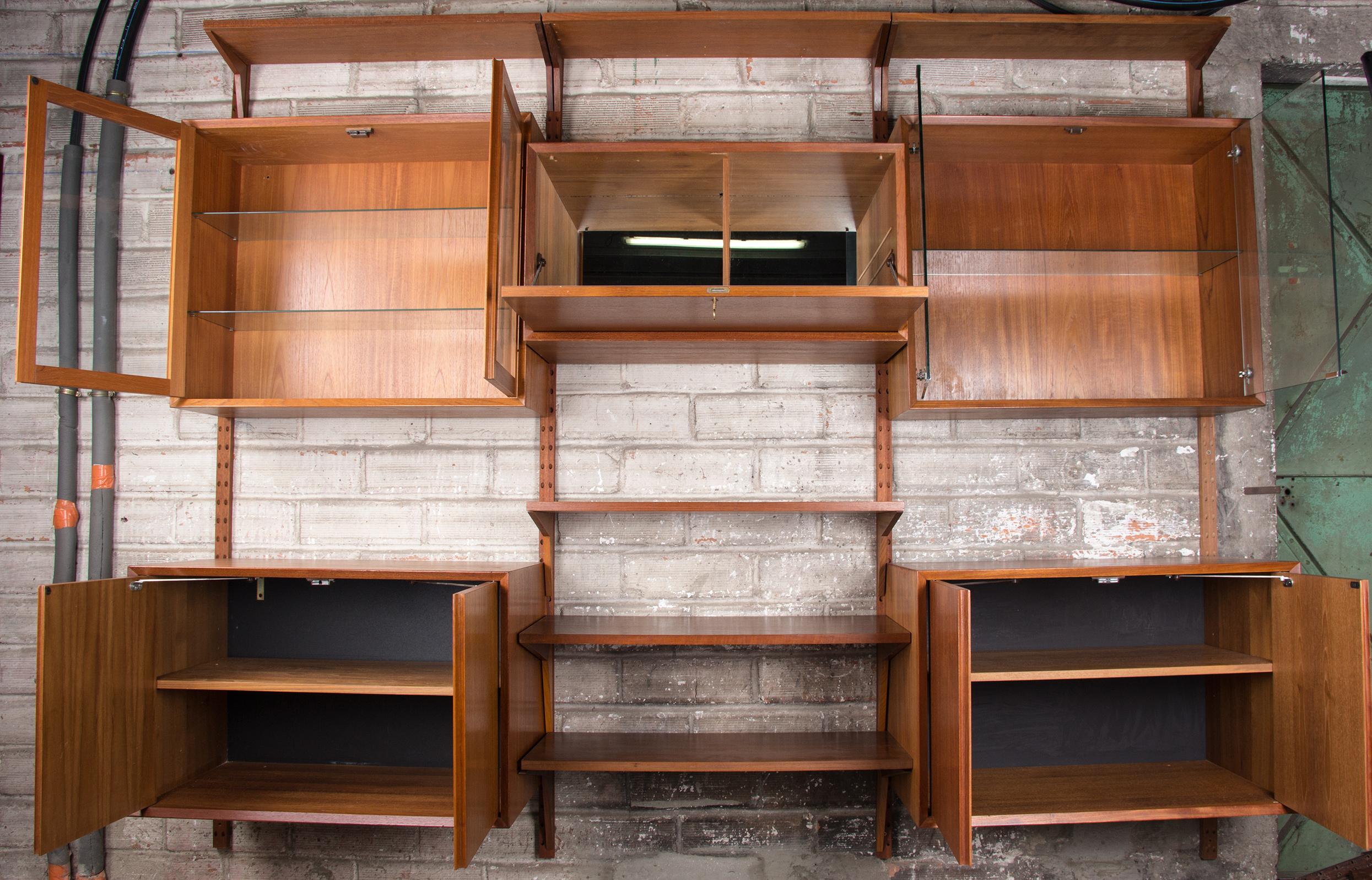 Large Danish modular teak shelf by Poul Cadovius 1960. 14