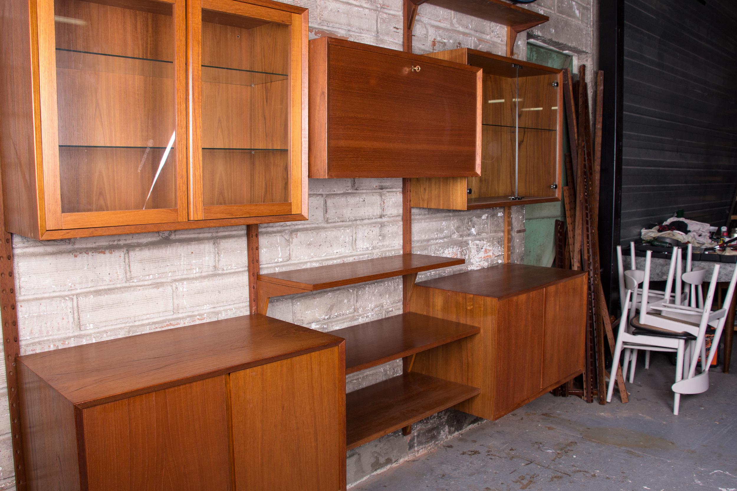 Large Danish modular teak shelf by Poul Cadovius 1960. In Good Condition For Sale In JOINVILLE-LE-PONT, FR