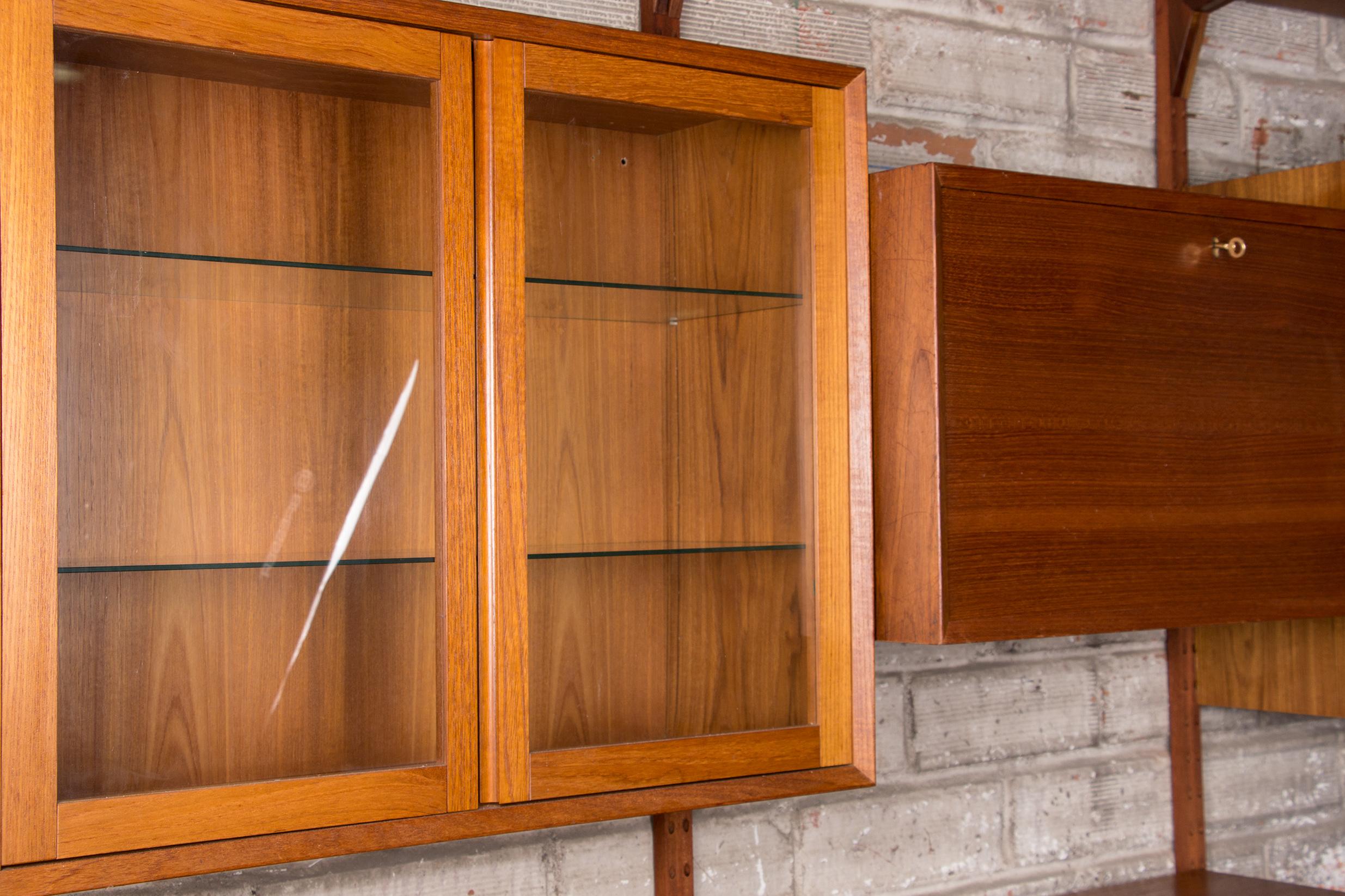 Large Danish modular teak shelf by Poul Cadovius 1960. 1