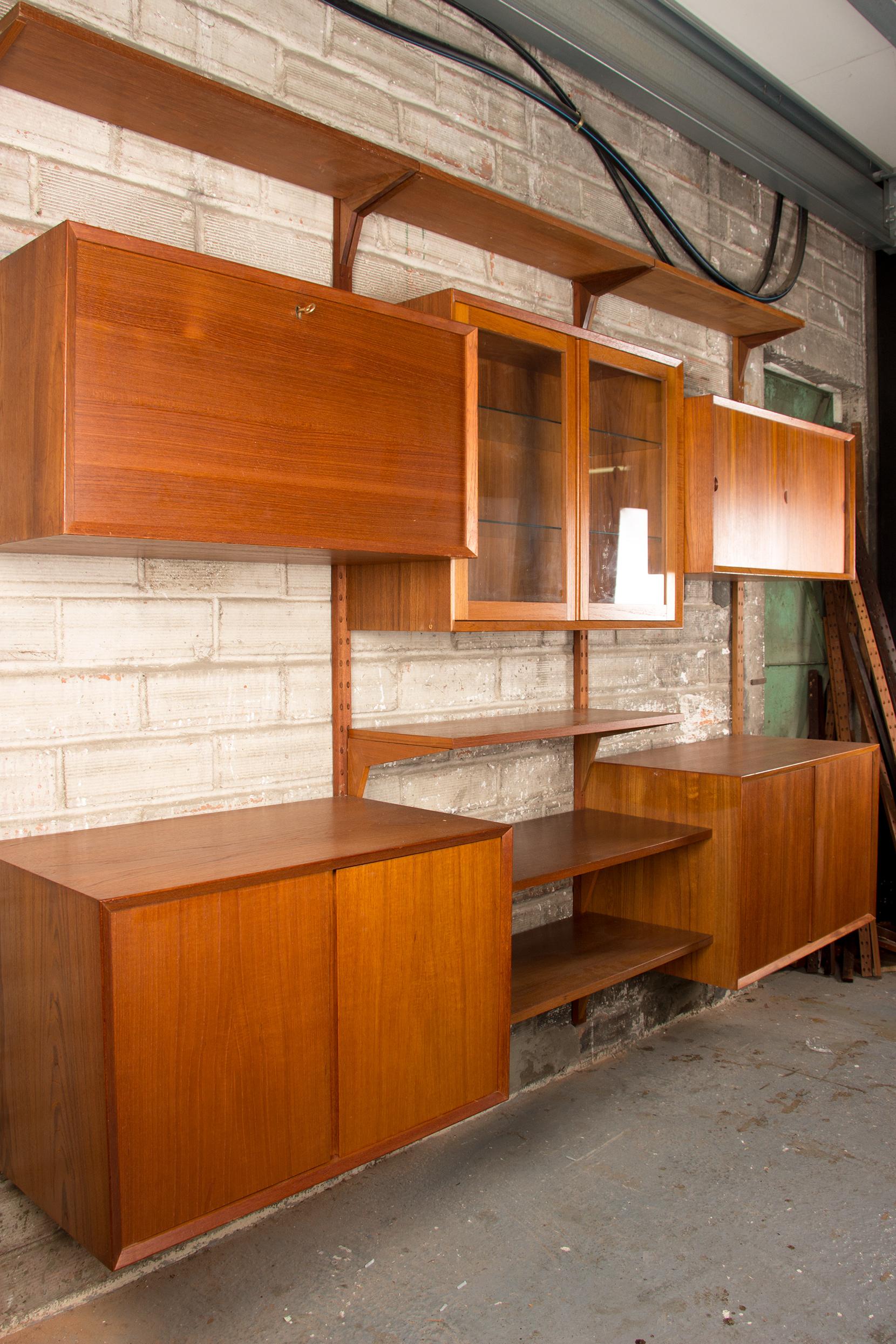 Großes dänisches modulares Regal aus Teakholz von Poul Cadovius, 1960. 1