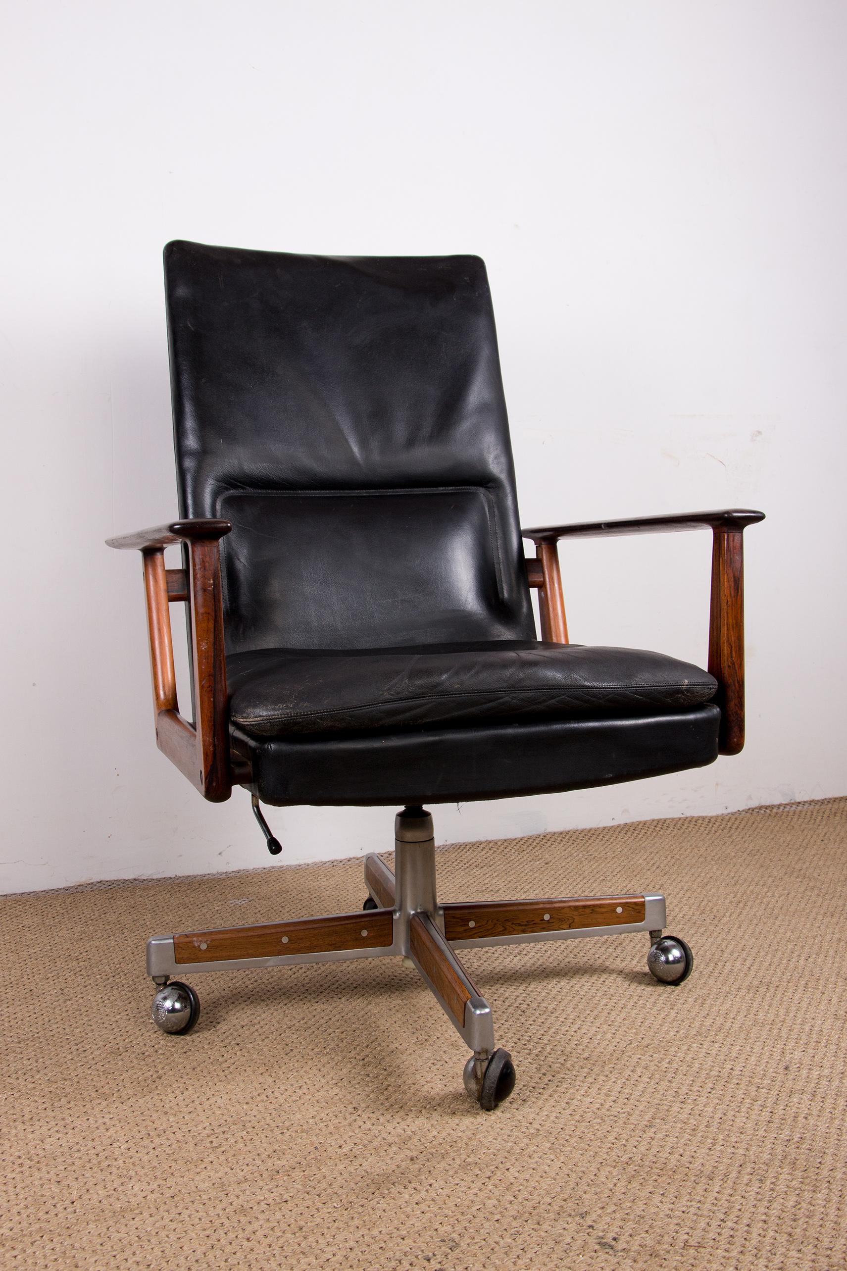 Large Danish Rosewood and Leather Office Armchair Model 419, Arne Vodder Sibast In Good Condition In JOINVILLE-LE-PONT, FR