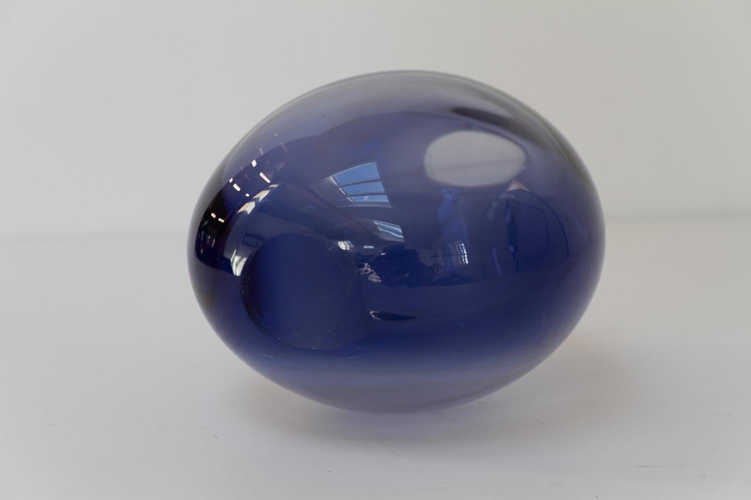 Grand vase goutte danois bleu saphir de Per Lütken pour Holmegaard, années 1960. en vente 1