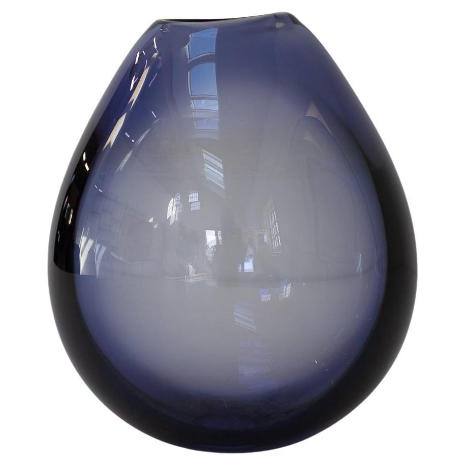 Große dänische saphirblaue Tropfenvase von Per Lütken für Holmegaard, 1960er Jahre.