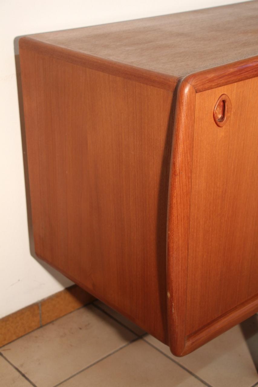 Großes skandinavisches Sideboard aus den 1950er Jahren von HP Hansen in sehr gutem Zustand, schöne Maße.