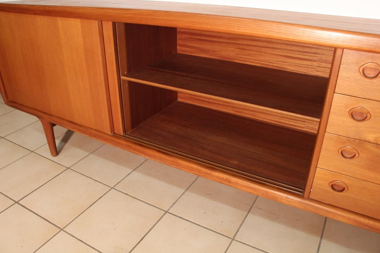 Großes dänisches Sideboard von HP Hansen (Mitte des 20. Jahrhunderts) im Angebot