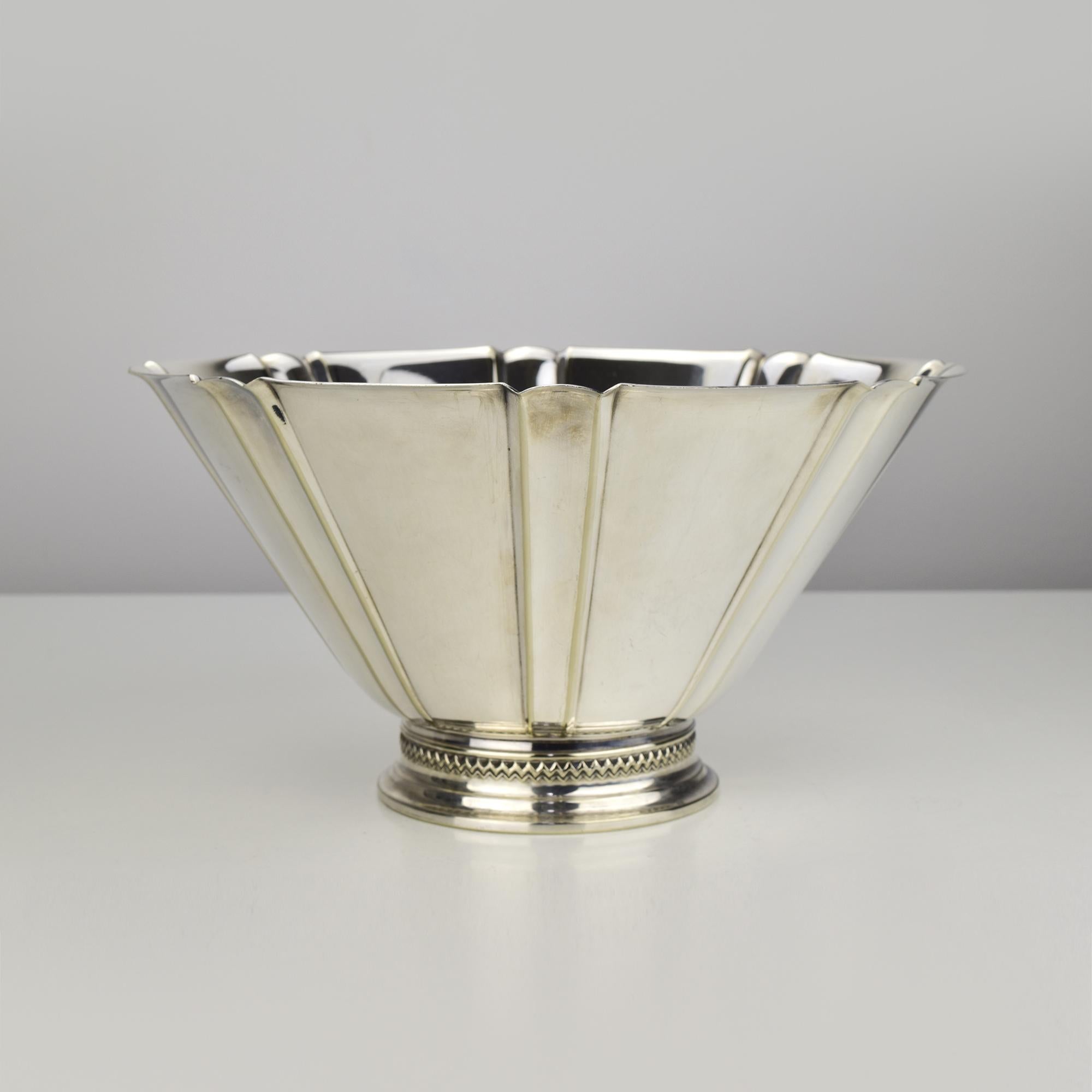 Art Déco Large Danish Silverplate Bowl by Carl M. Cohr, ATLA, Art Deco Design in vendita