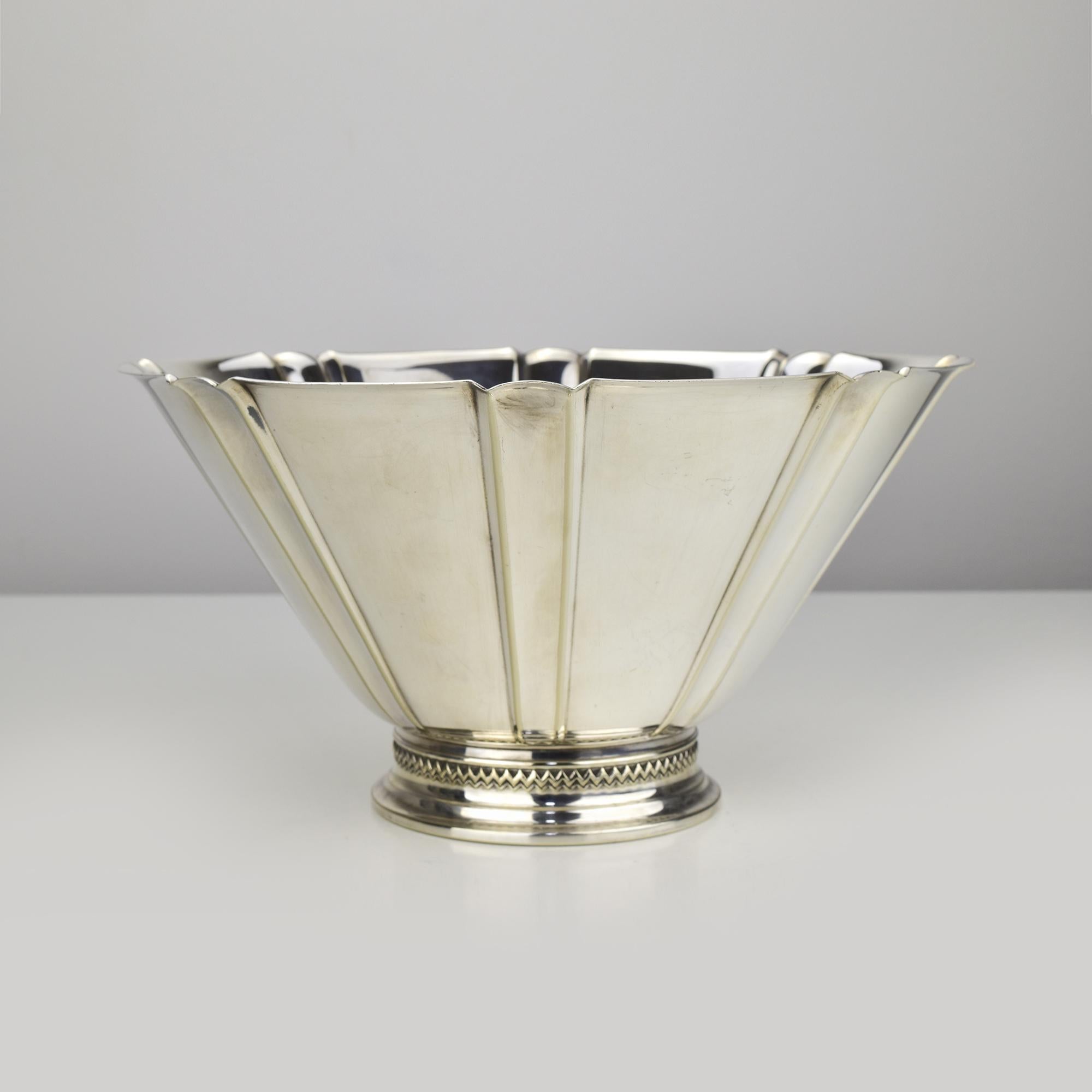 Danese Large Danish Silverplate Bowl by Carl M. Cohr, ATLA, Art Deco Design in vendita