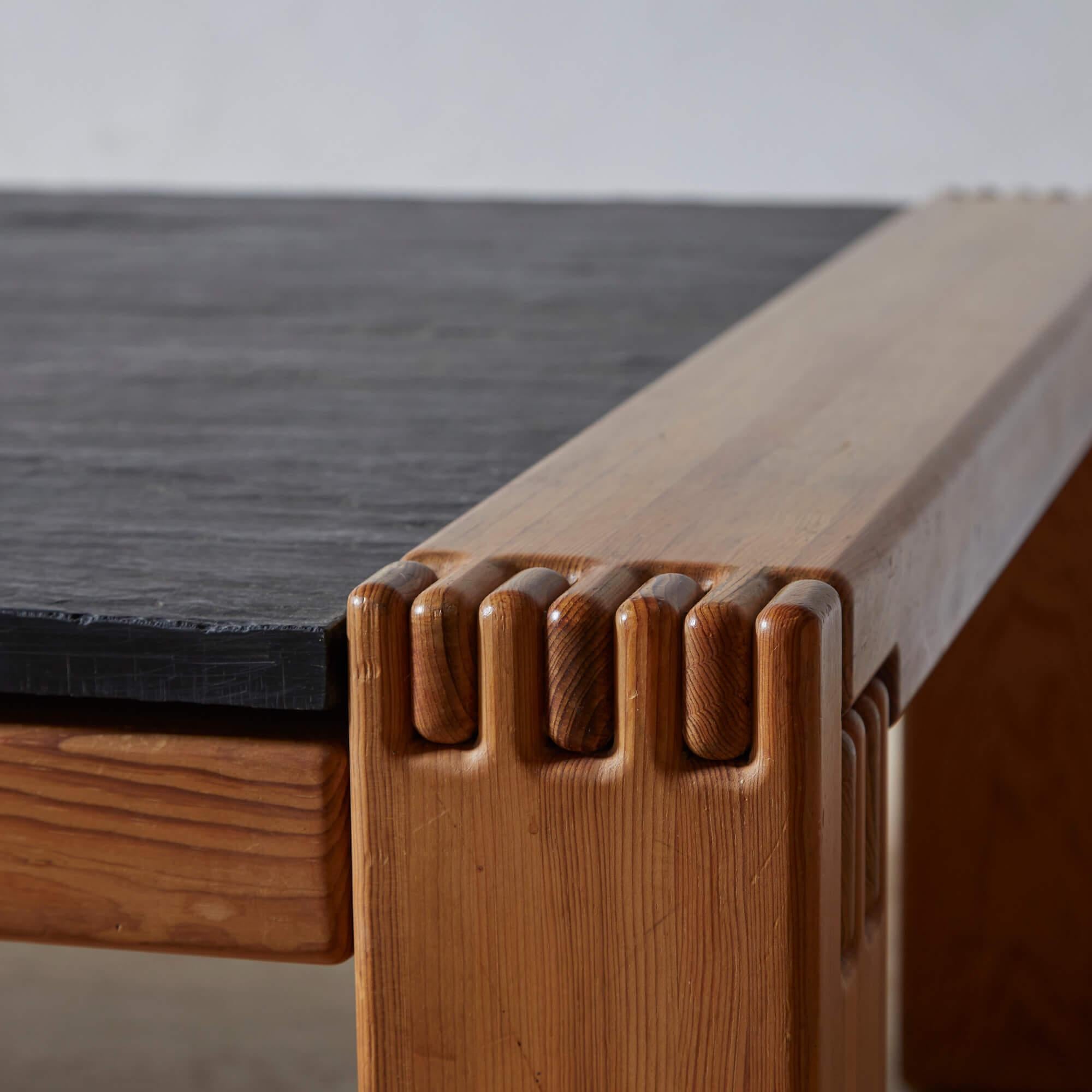 20ième siècle Grande table basse danoise à plateau en ardoise en vente