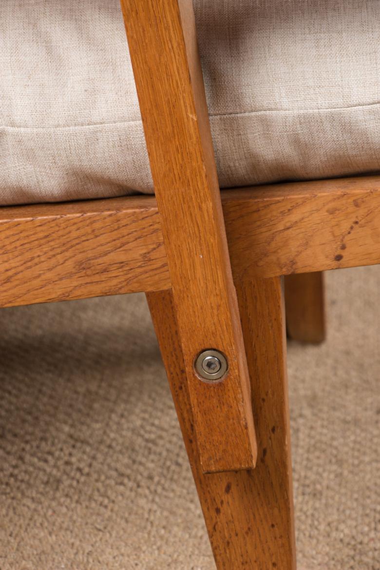 Large Danish Sofa, solid oak and fabric, model GE375 by Hans Wegner/Getama 1960. For Sale 7