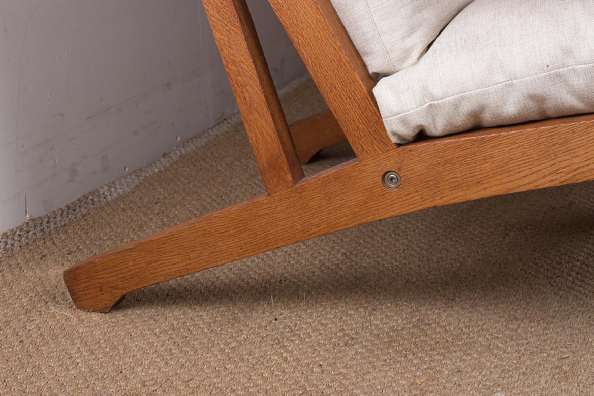 Large Danish Sofa, solid oak and fabric, model GE375 by Hans Wegner/Getama 1960. For Sale 9