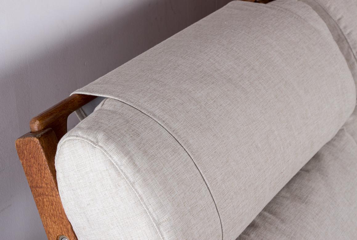 Large Danish Sofa, solid oak and fabric, model GE375 by Hans Wegner/Getama 1960. For Sale 11