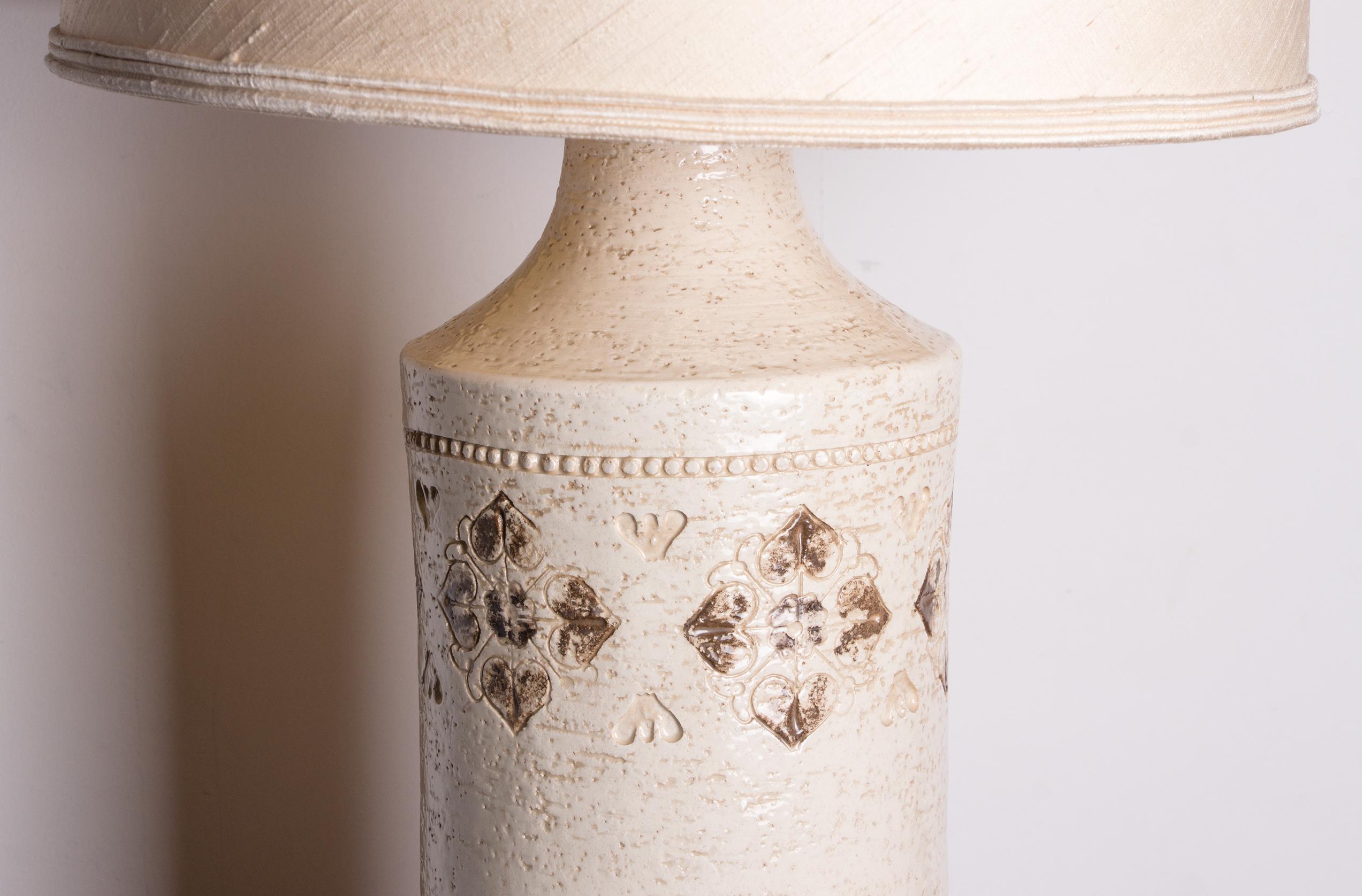 Grande lampe de table danoise en grès émaillé beige Bitossi pour Bergboms 196 en vente 1