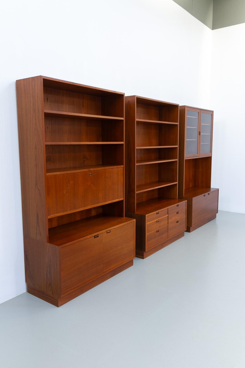 Gran librería danesa de teca de Sejling Skabe, década de 1960. 9