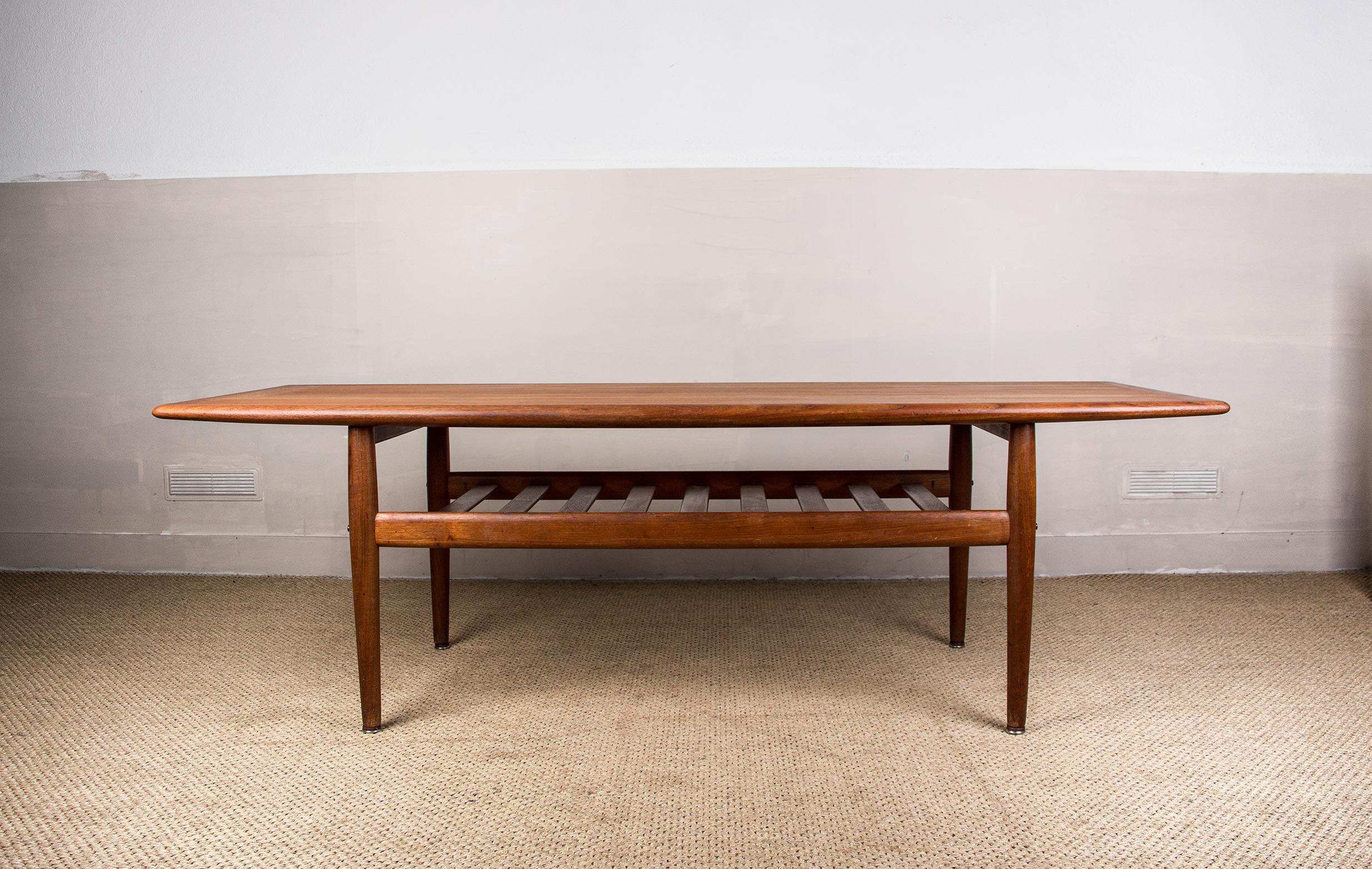 Scandinave moderne Grande table basse danoise en teck, à deux niveaux, par Grete Jalk pour Glostrup 1960. en vente
