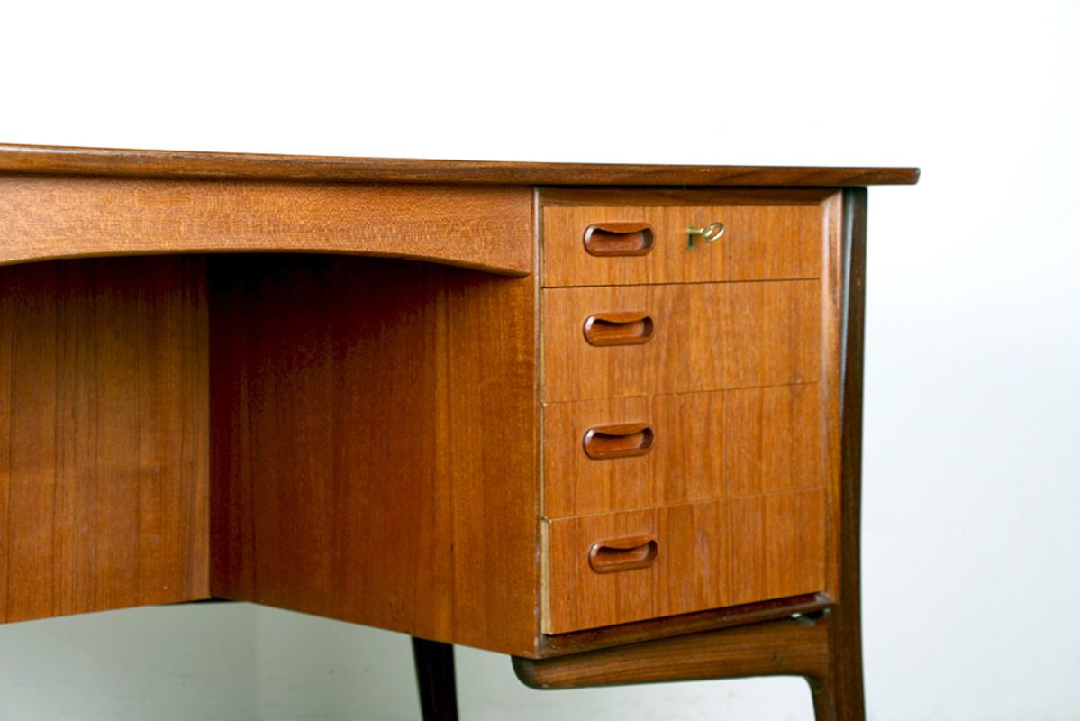 Gran escritorio danés de teca, de doble cara, de Svend Aage Madsen para H. P. Hansen 1960. en venta 5