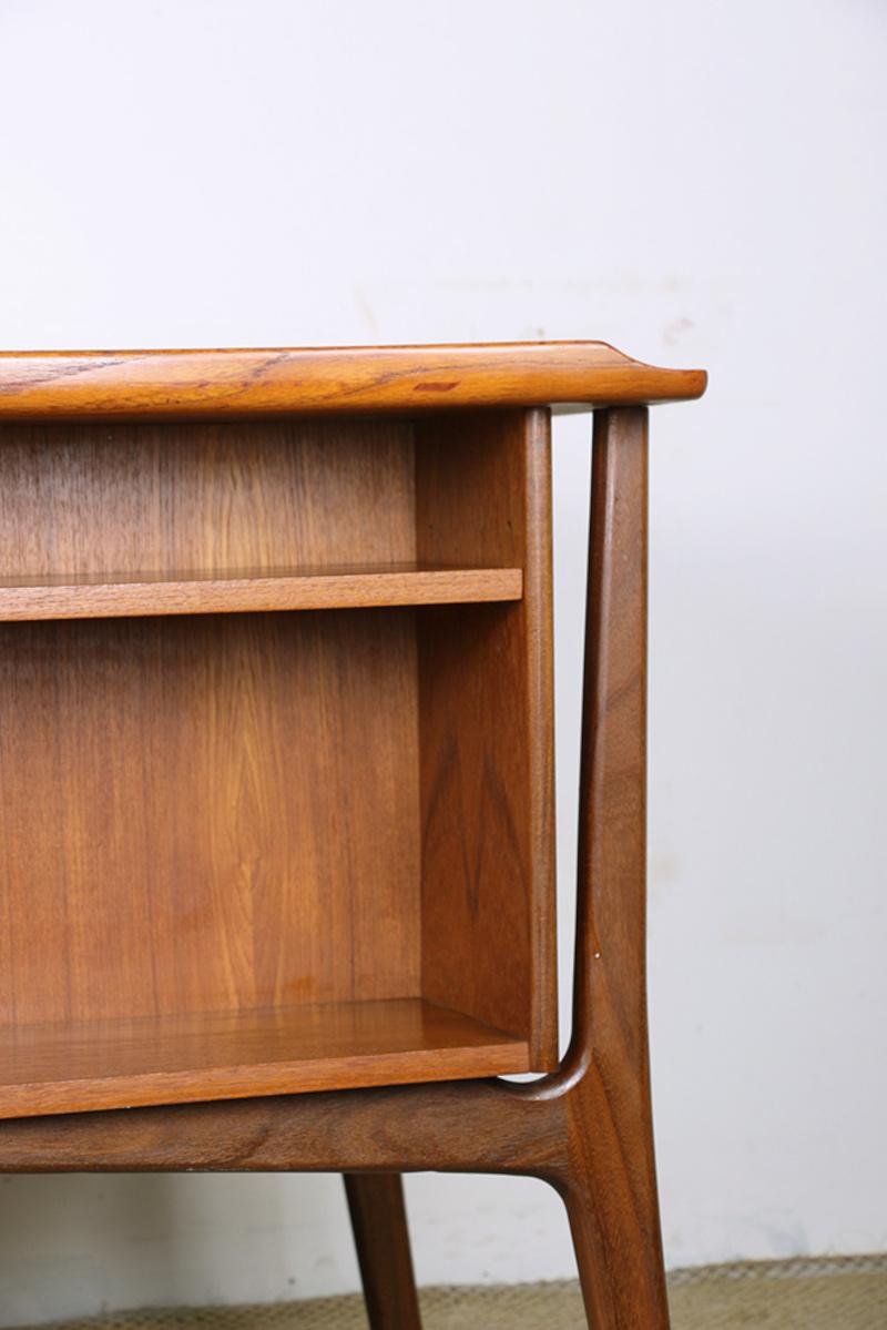 Large Danish teak desk, double sided, by Svend Aage Madsen for H. P Hansen 1960. For Sale 9