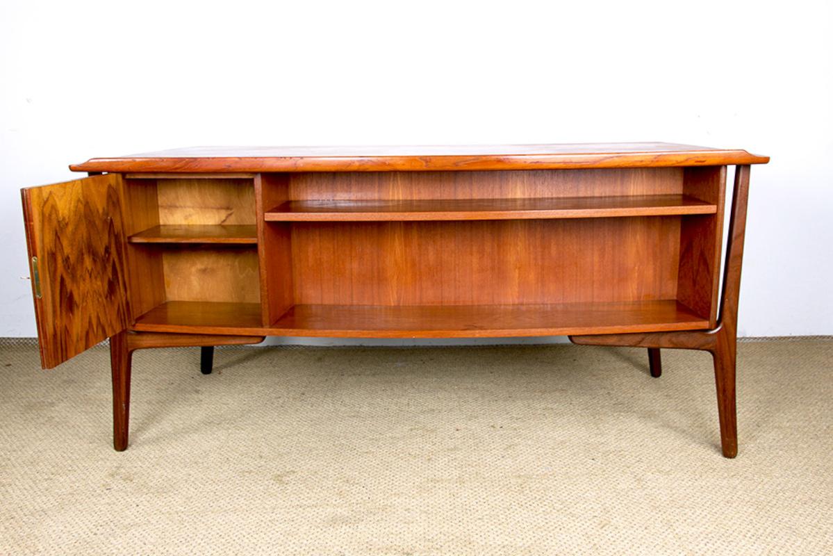 Gran escritorio danés de teca, de doble cara, de Svend Aage Madsen para H. P. Hansen 1960. en venta 11
