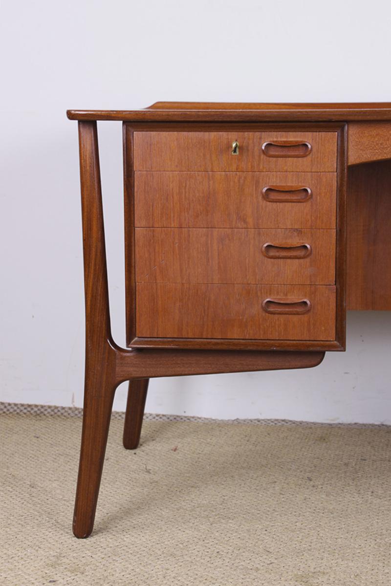 Gran escritorio danés de teca, de doble cara, de Svend Aage Madsen para H. P. Hansen 1960. Escandinavo moderno en venta