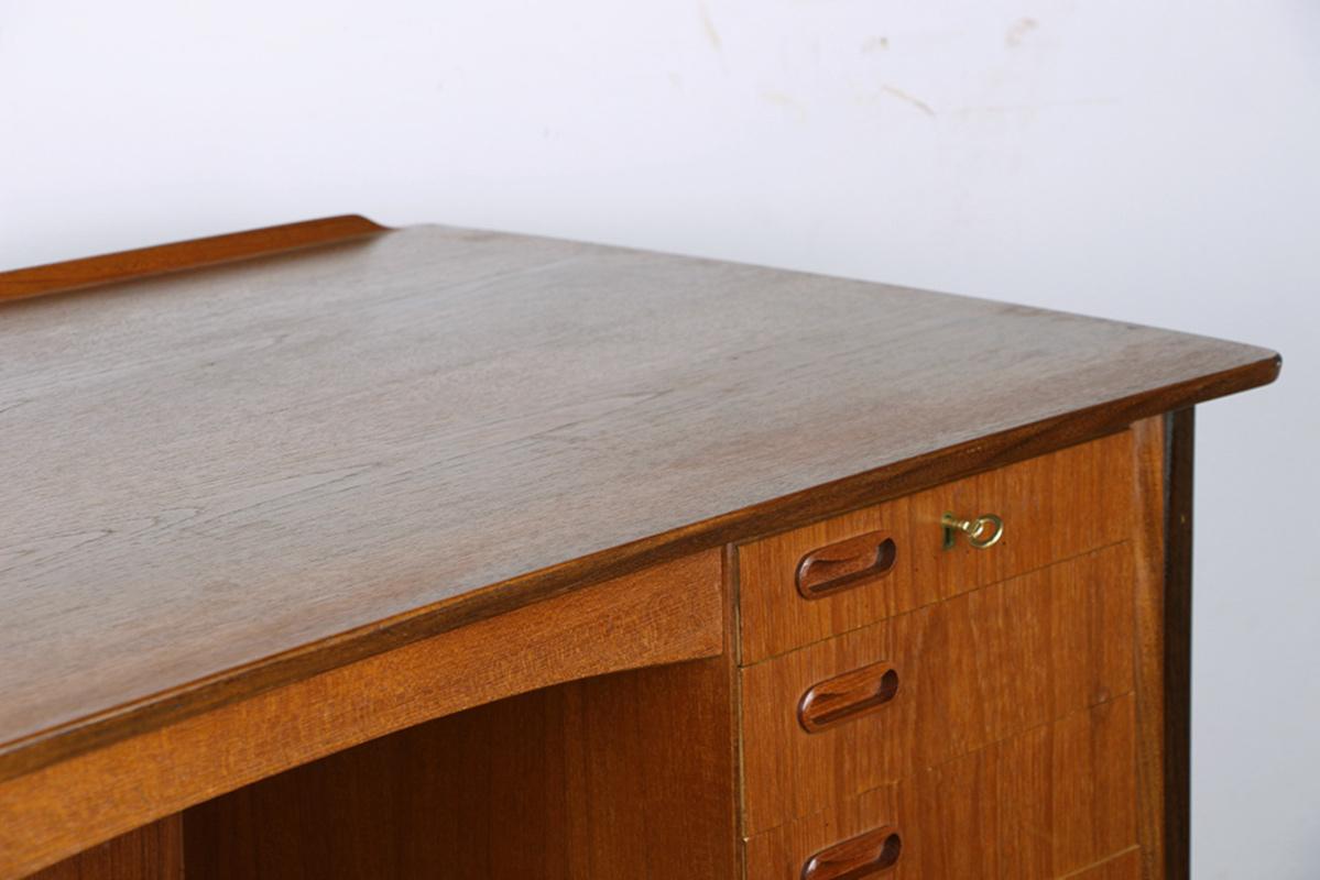 Large Danish teak desk, double sided, by Svend Aage Madsen for H. P Hansen 1960. For Sale 1