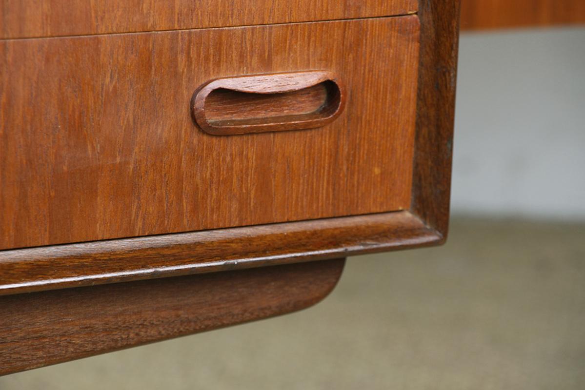 Large Danish teak desk, double sided, by Svend Aage Madsen for H. P Hansen 1960. For Sale 3