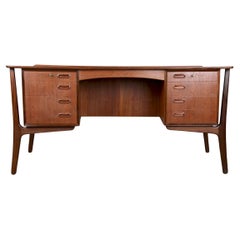Gran escritorio danés de teca, de doble cara, de Svend Aage Madsen para H. P. Hansen 1960.