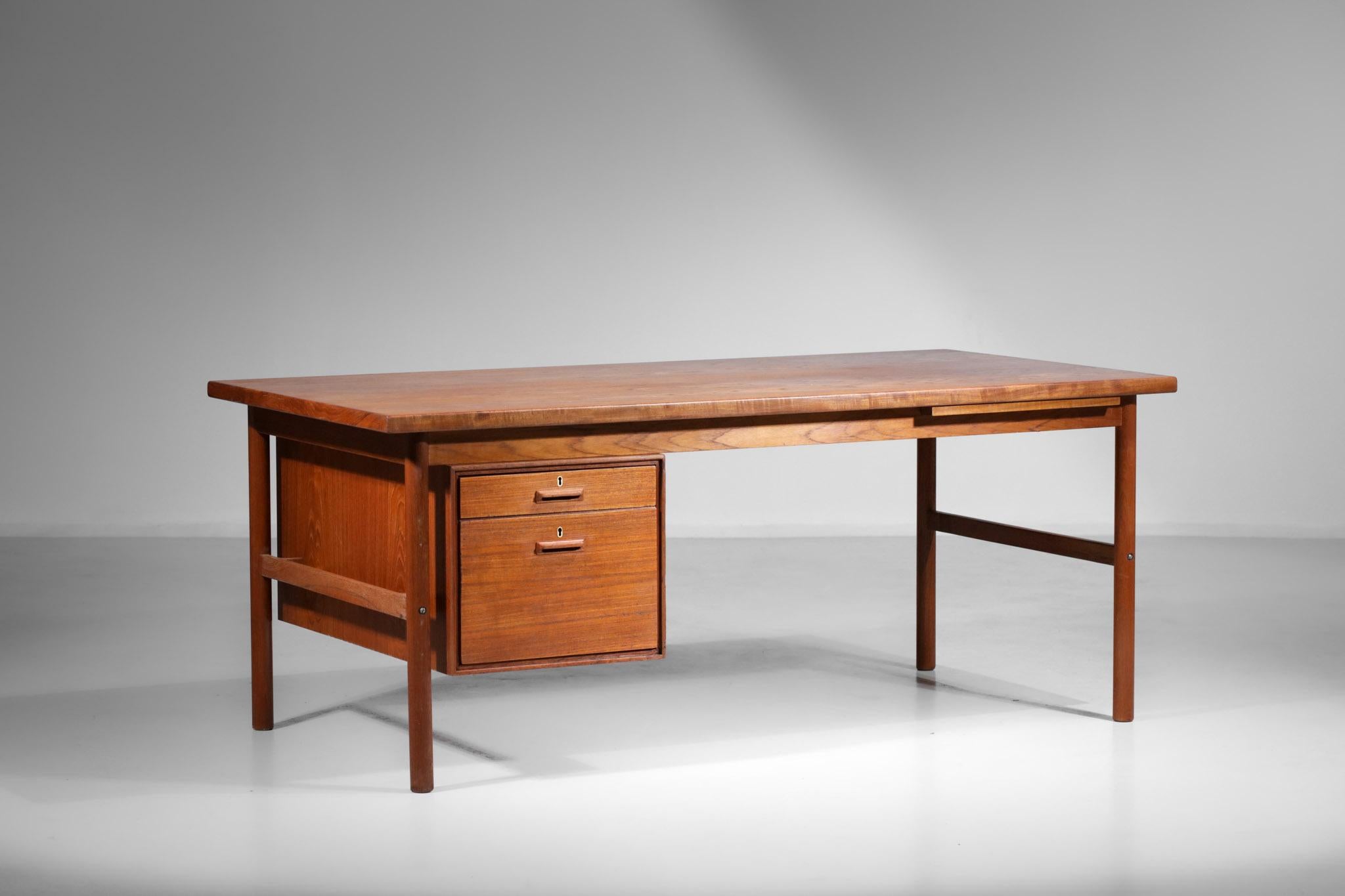 Large Danish Teak Desk with Pedestal, Scandinavian - E521 12