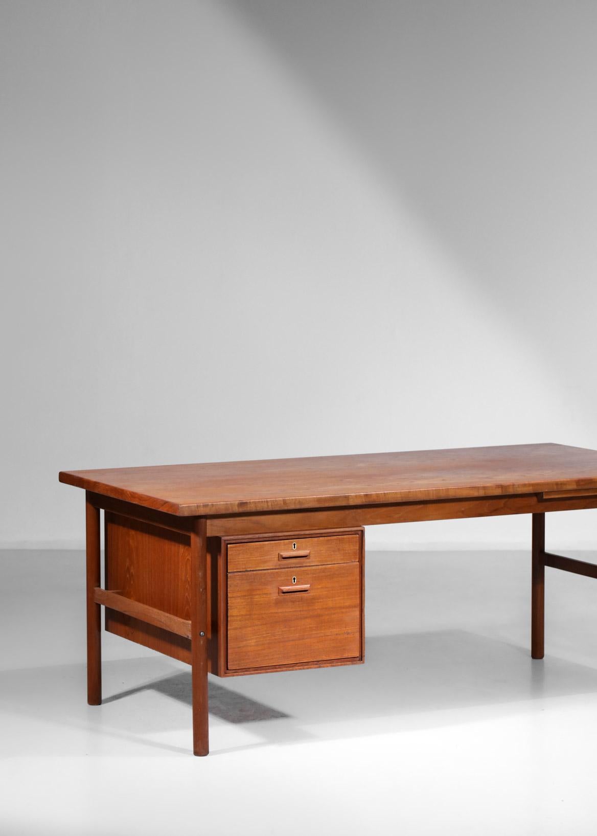 Large Danish Teak Desk with Pedestal, Scandinavian - E521 13