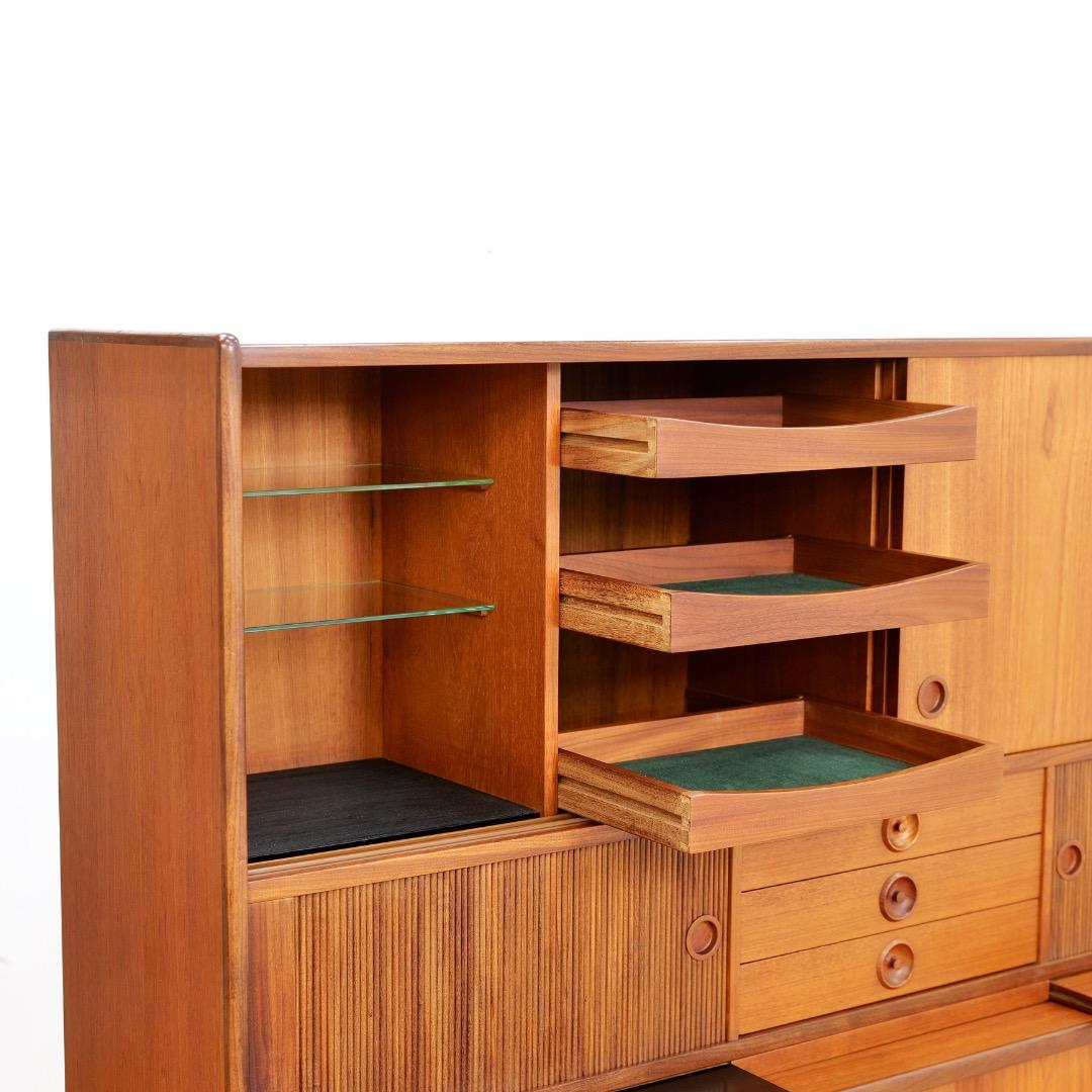Large Danish Teak Hutch Credenza by Johannes Andersen for Uldum Mobelfabrik en vente 3