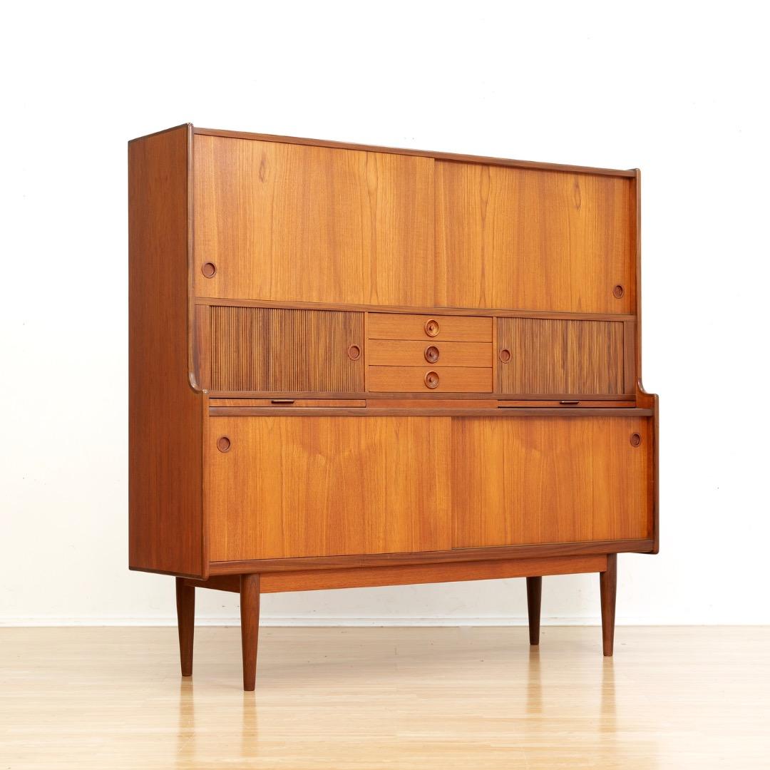 Large Danish Teak Hutch Credenza by Johannes Andersen for Uldum Mobelfabrik en vente 1