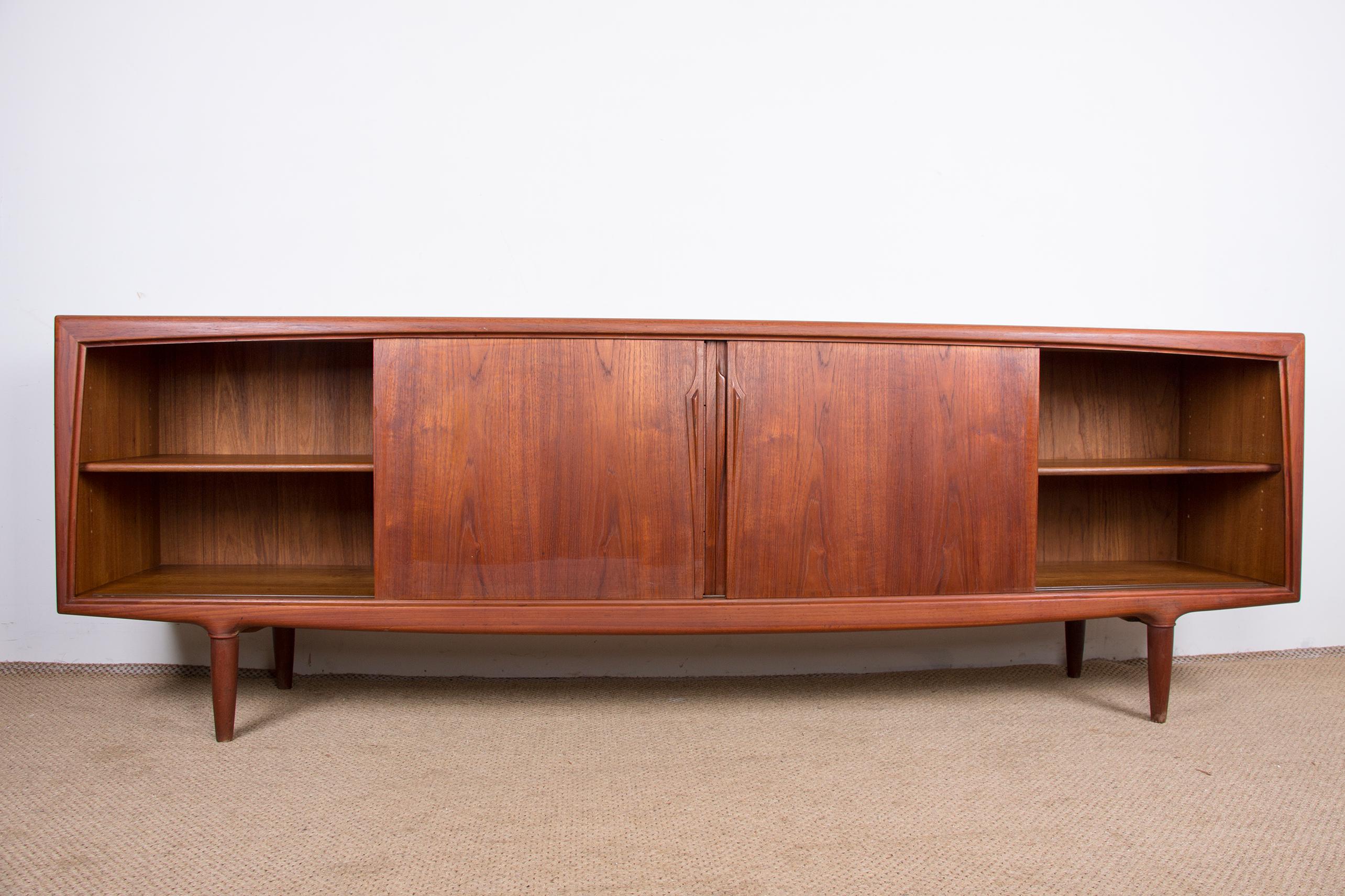 Large Danish Teak Sideboard by Axel Christensen for ACO Mobler 1960. For Sale 9