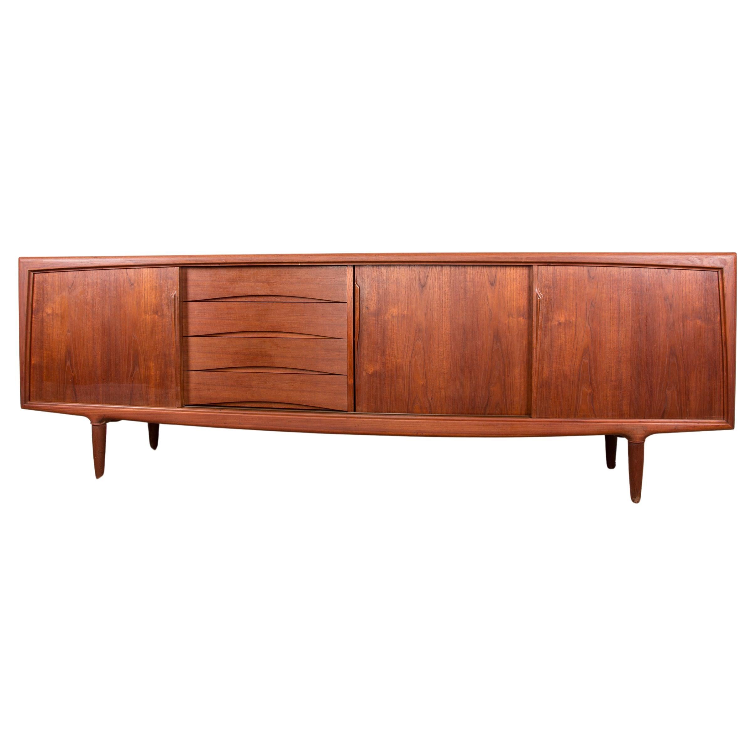 Grand buffet danois en teck d'Axel Christensen pour ACO Mobler 1960. en vente