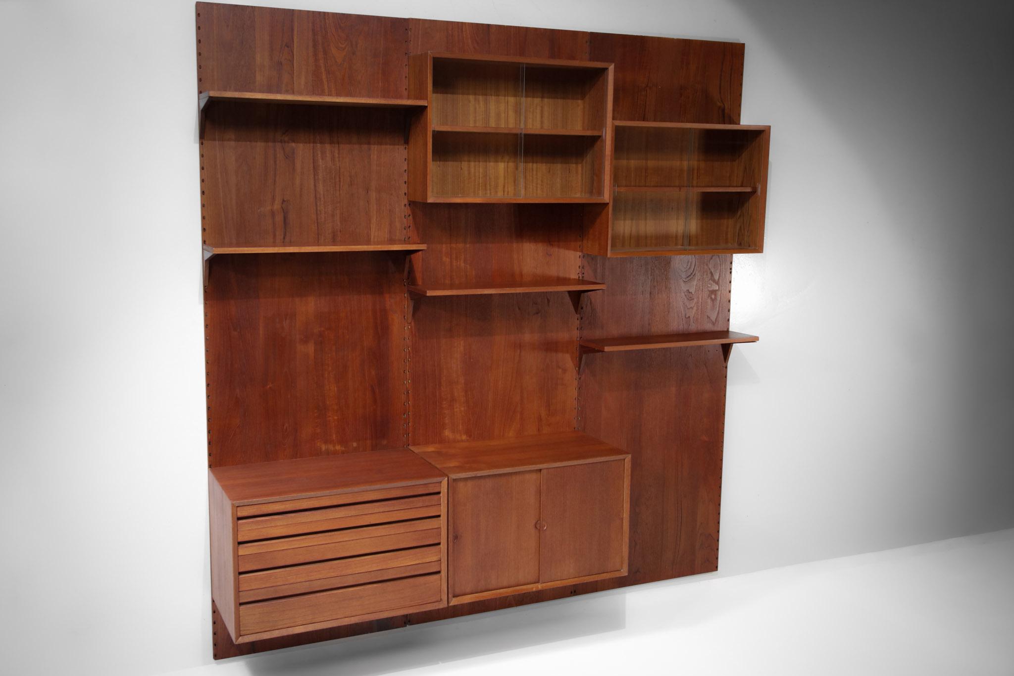 Mid-Century Modern Large Danish Teak Wall Bookcase by Poul Cadovius, F139 For Sale