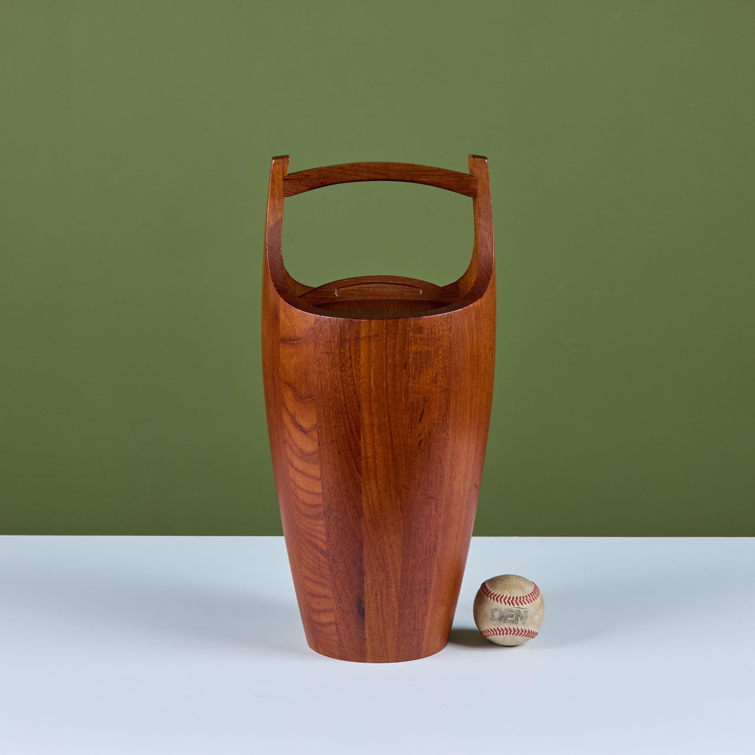 Danois Large Dansk Teak Ice Bucket by Jens H. Quistgaard en vente
