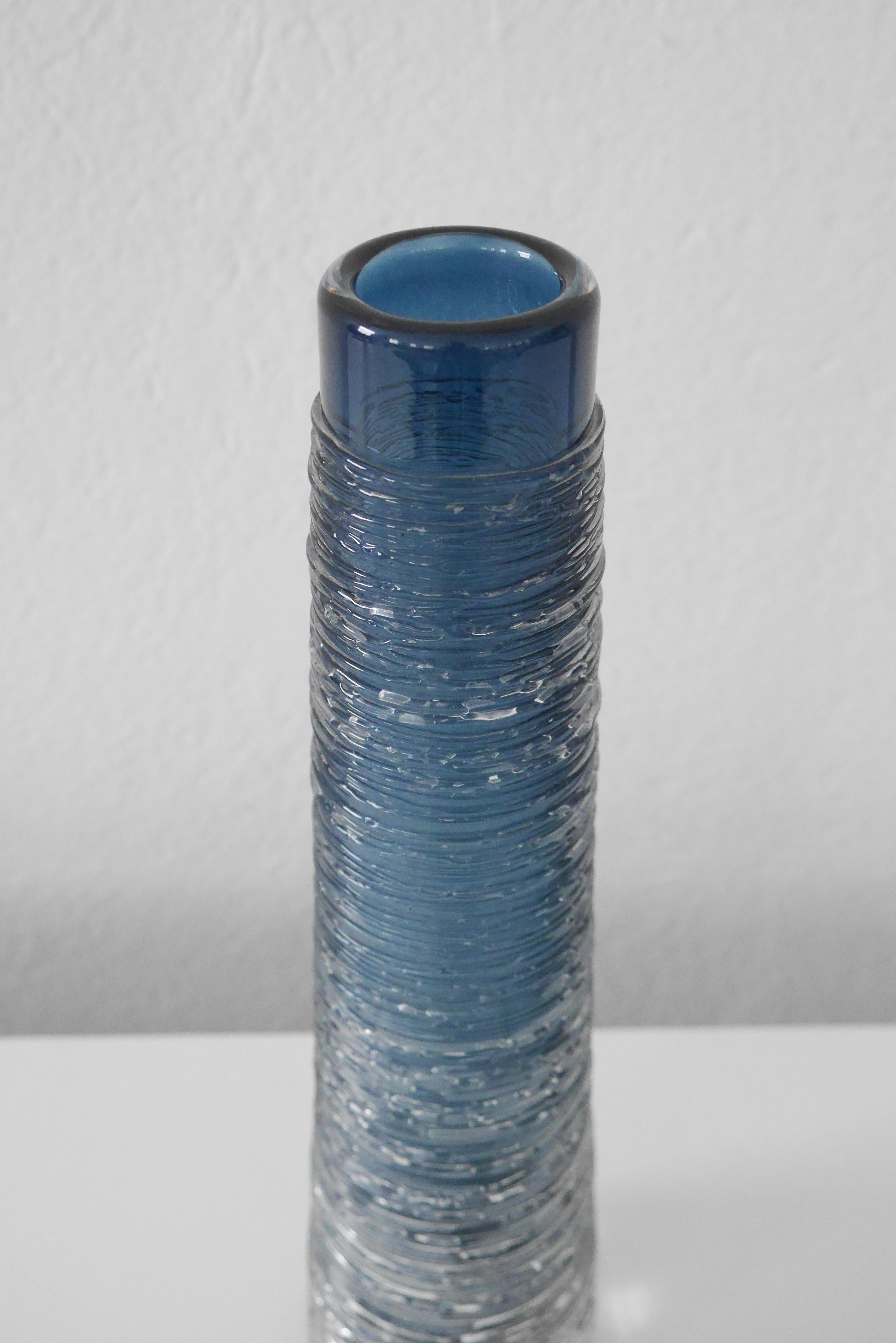 Large Dark Blue Glass Vase by Bengt Edenfalk for Skruf, Sweden, 1970s, Signed In Good Condition For Sale In Skarpnäck, SE