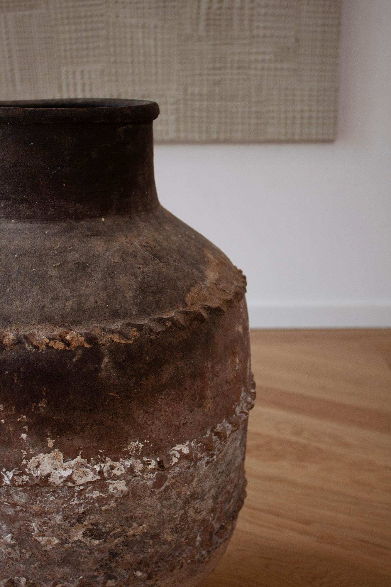 Large Dark Brown Mediteranian Ceramic Floor Vase in an Antique Style In Fair Condition For Sale In Rümmingen, BW