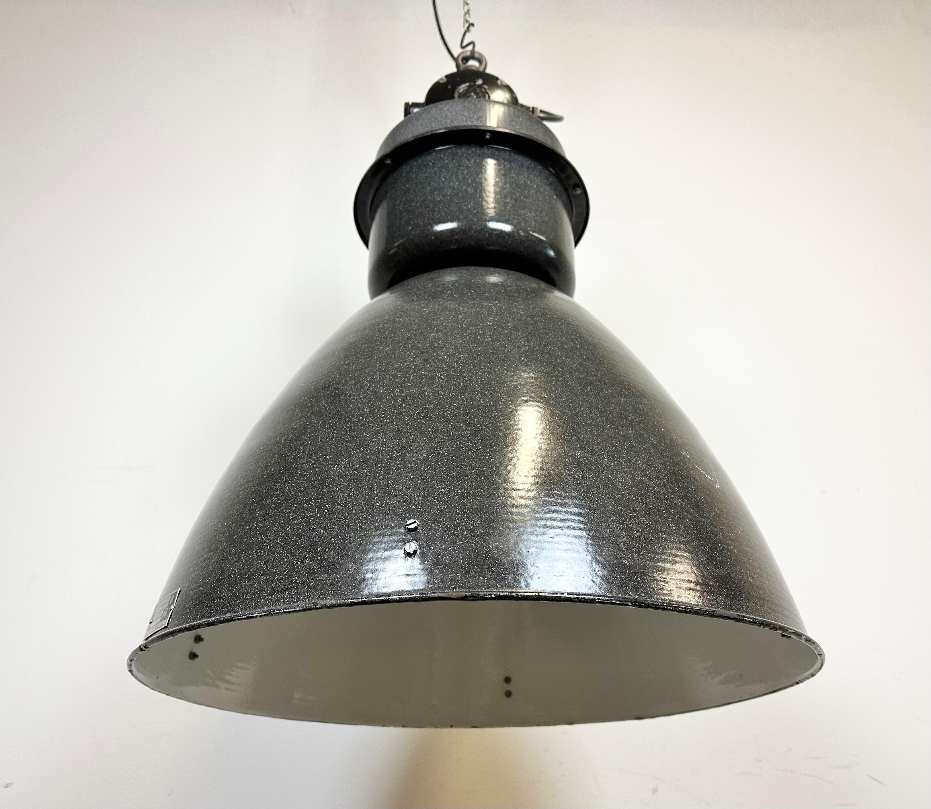 Large Dark Grey Enamel Industrial Factory Lamp from Elektrosvit, 1960s For Sale 4