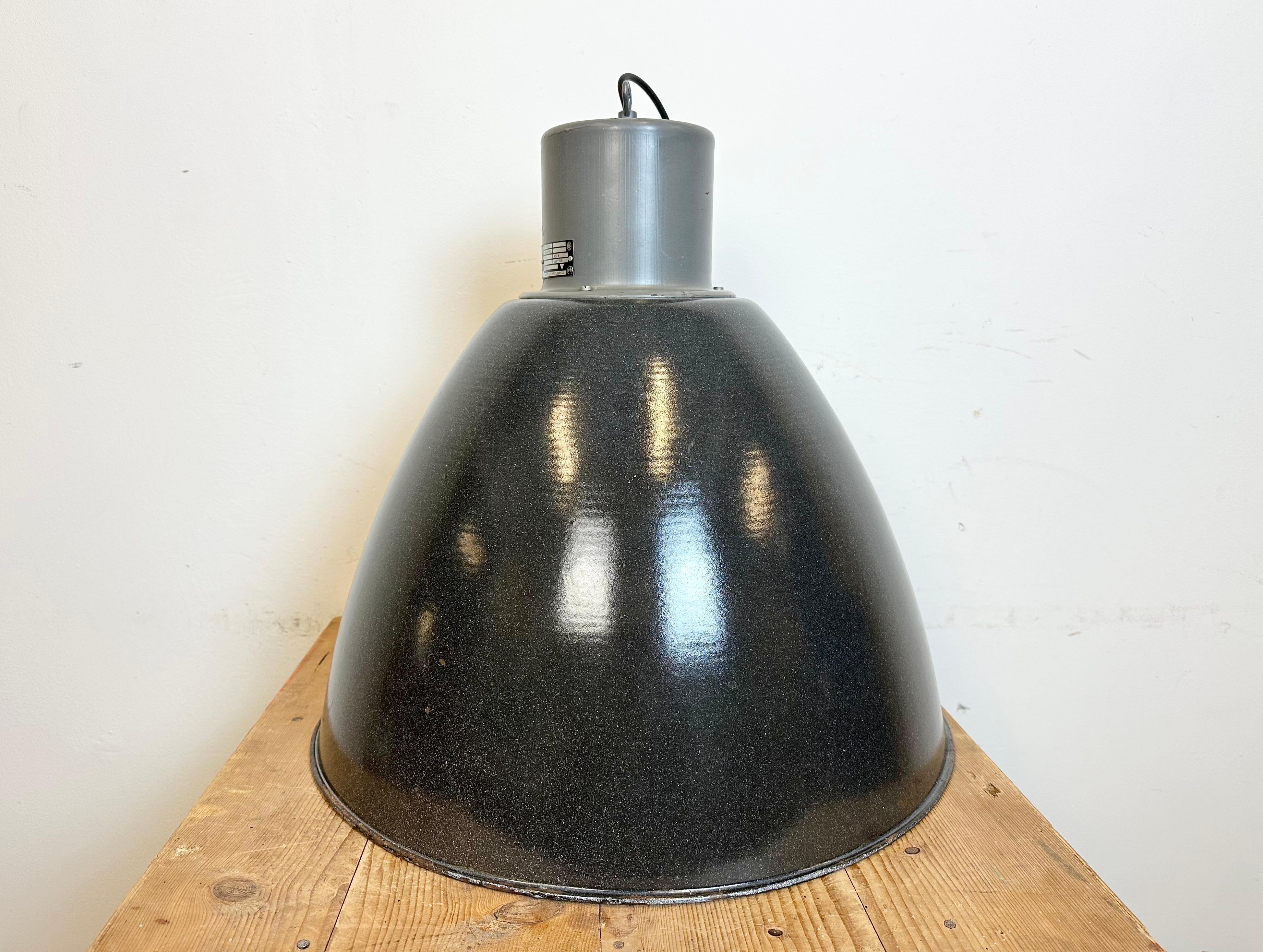 Große dunkelgraue Emaille-Industrie-Fabrik-Lampe von Elektrosvit, 1960er Jahre im Angebot 7