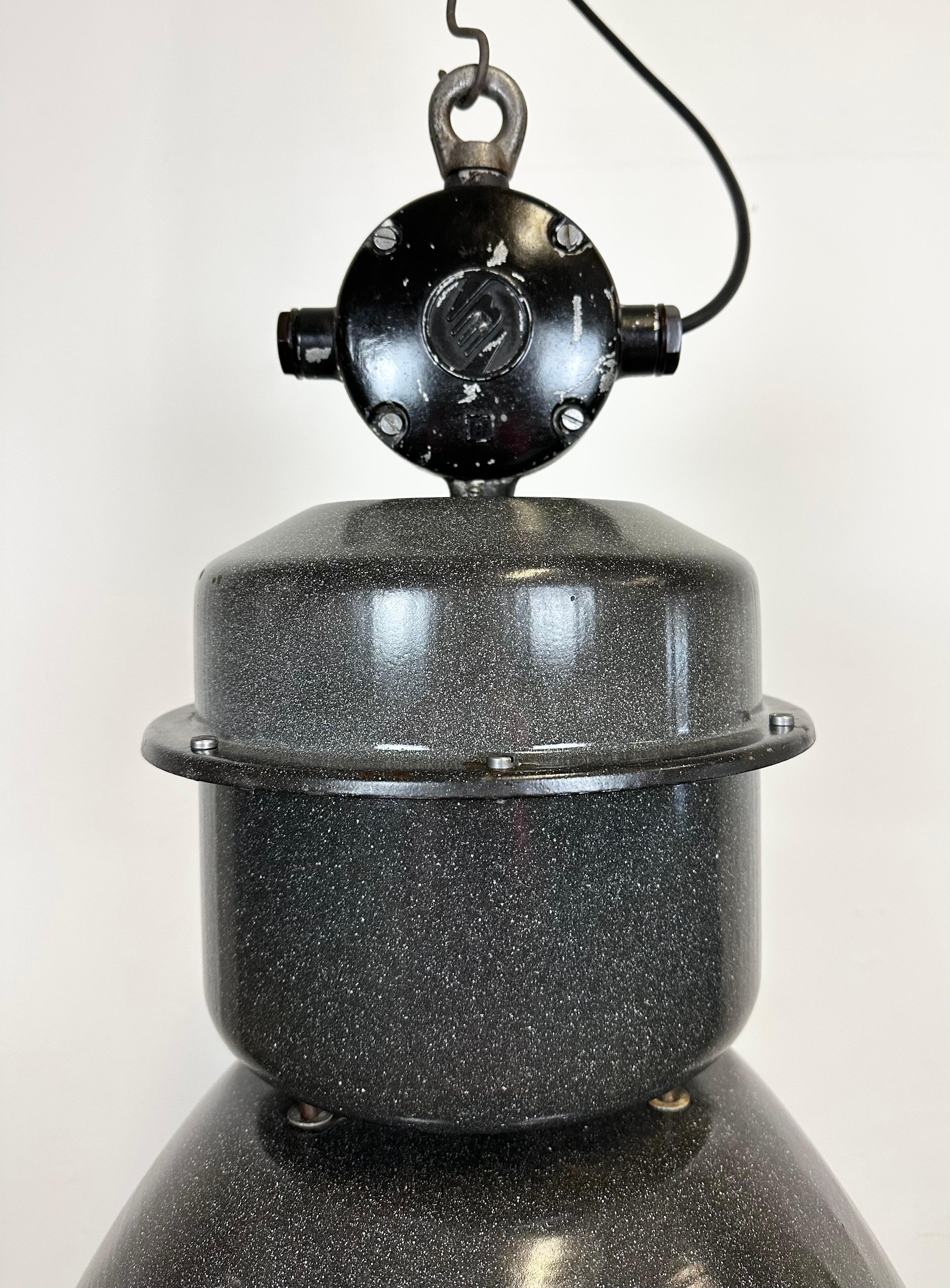 Large Dark Grey Enamel Industrial Factory Lamp from Elektrosvit, 1960s In Good Condition For Sale In Kojetice, CZ