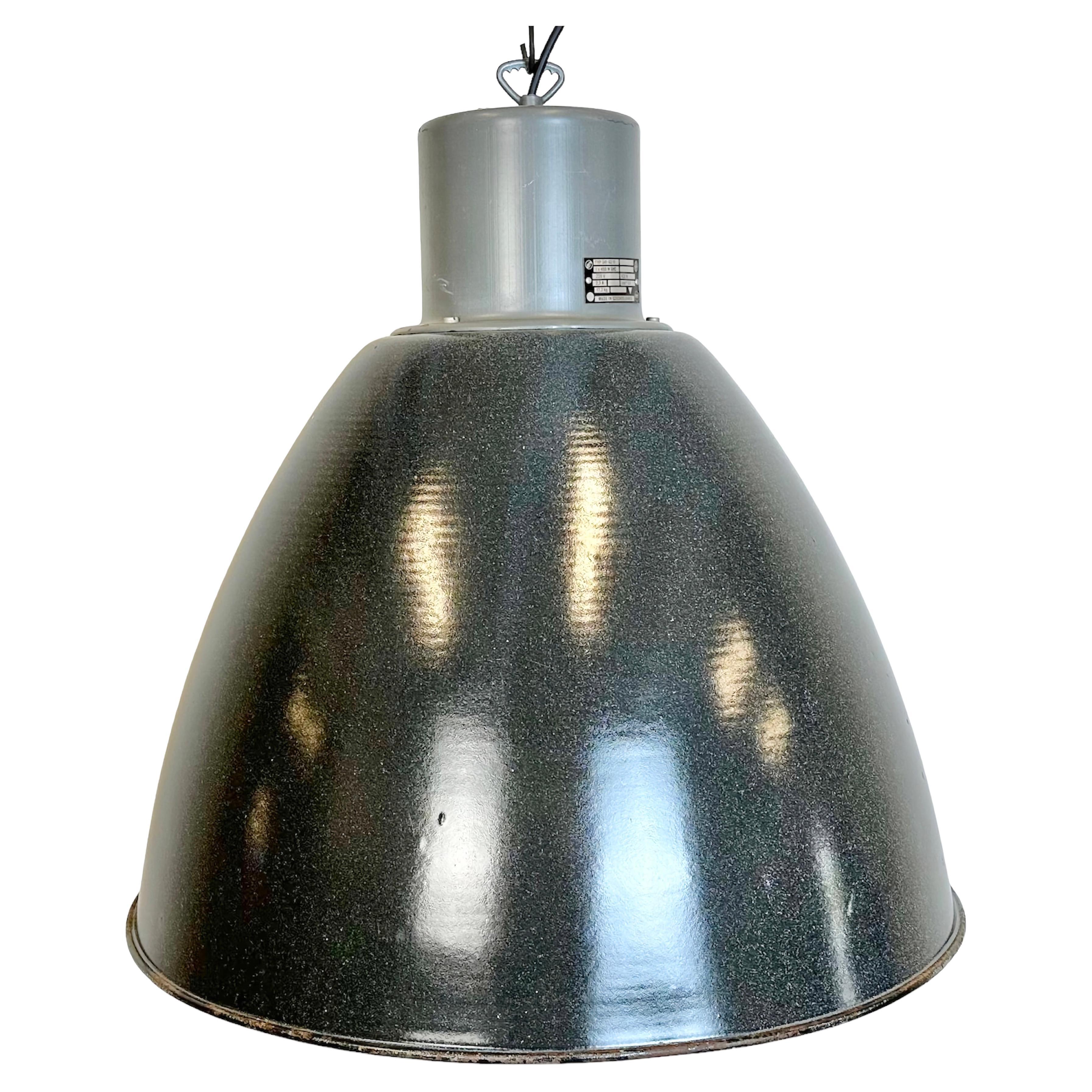 Grande lampe d'usine industrielle en émail gris foncé de Elektrosvit, années 1960