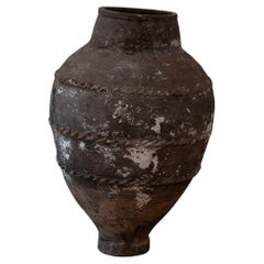 Große dunkle Mittelmeerraum-Keramikvase in antikem Stil