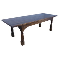 Grande table de ferme en chêne foncé avec pieds tournés
