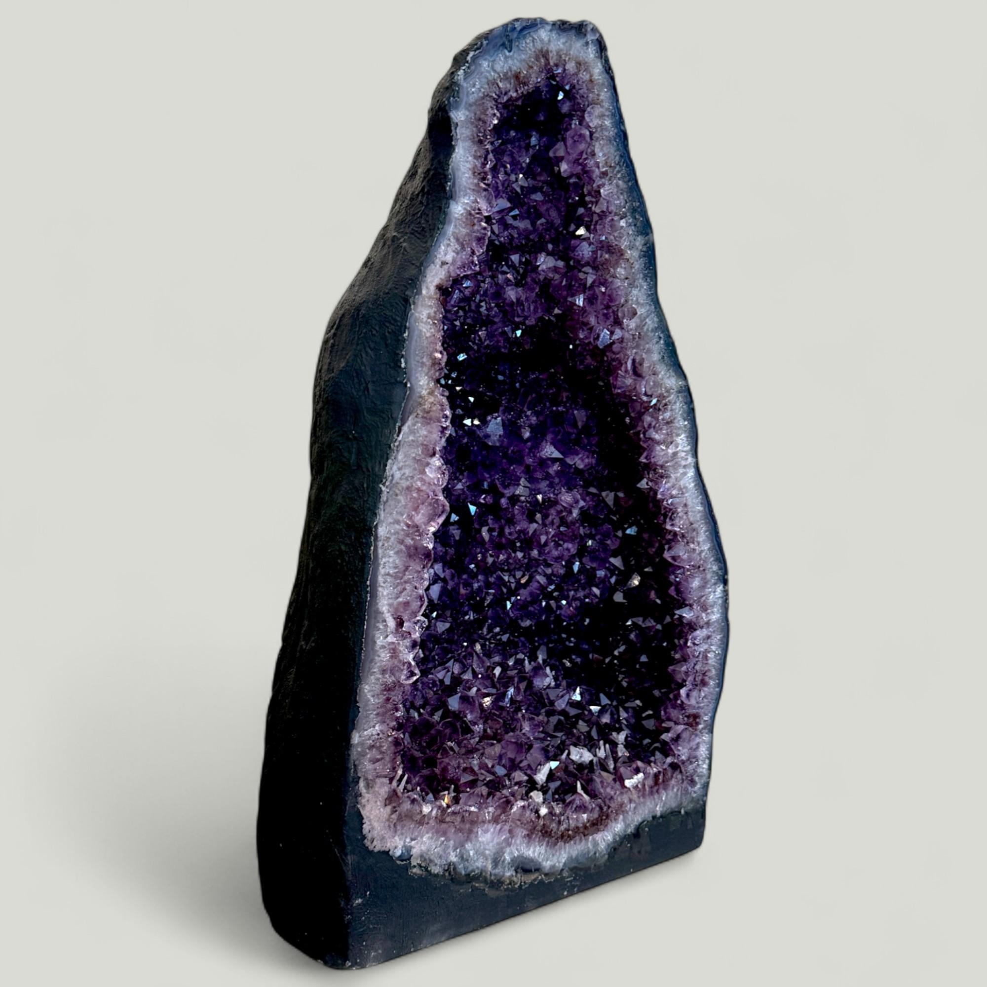 Grande geode di ametista viola scuro, Uruguay In condizioni ottime in vendita a NICE, FR